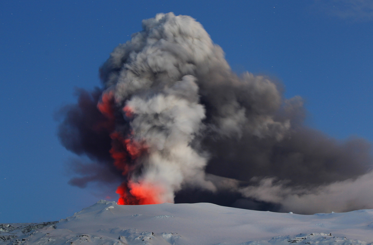 10 April: Iceland’s volcano comes back to haunt airlines