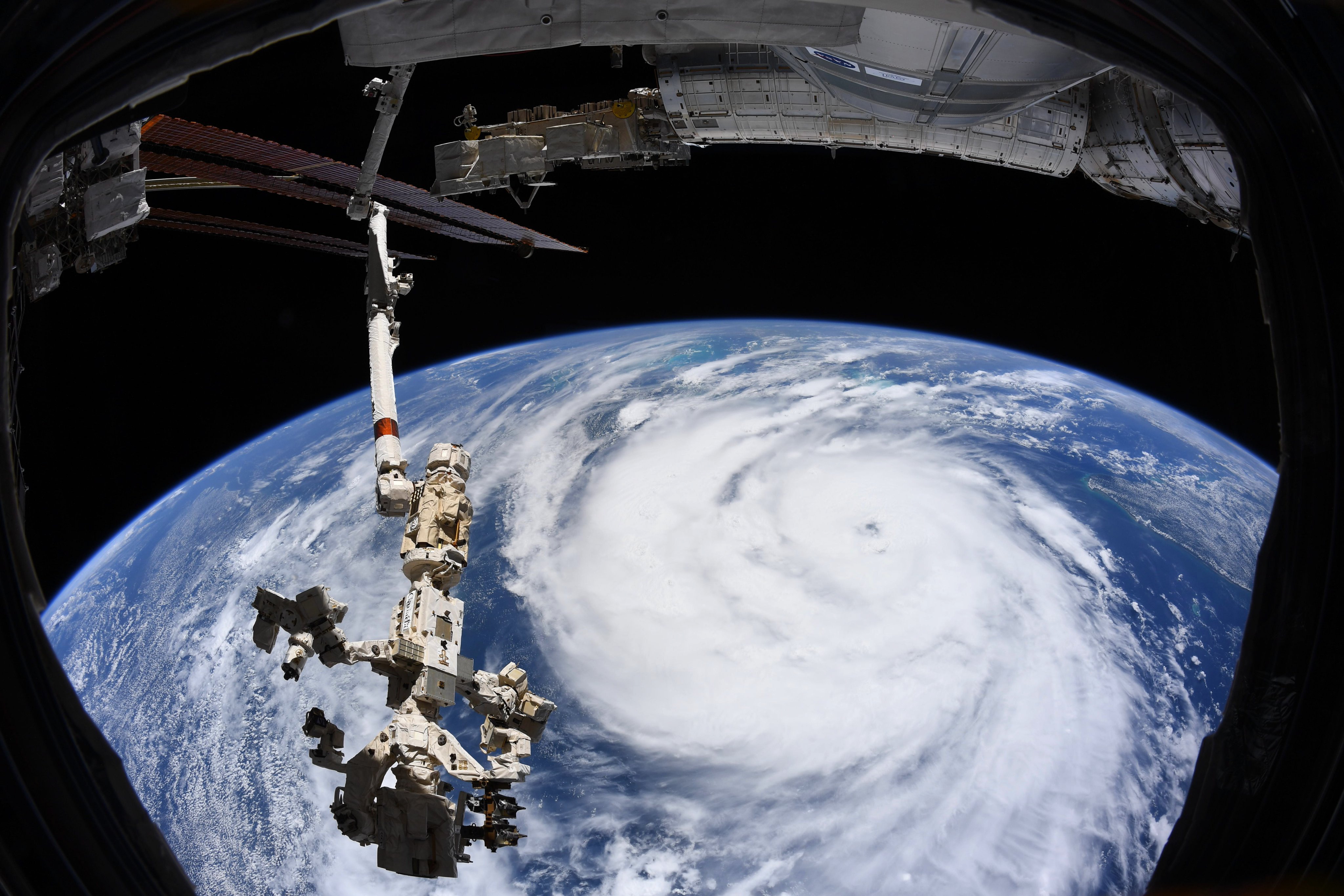 Hurricane Franklin gains strength, takes aim at Bermuda - US NHC