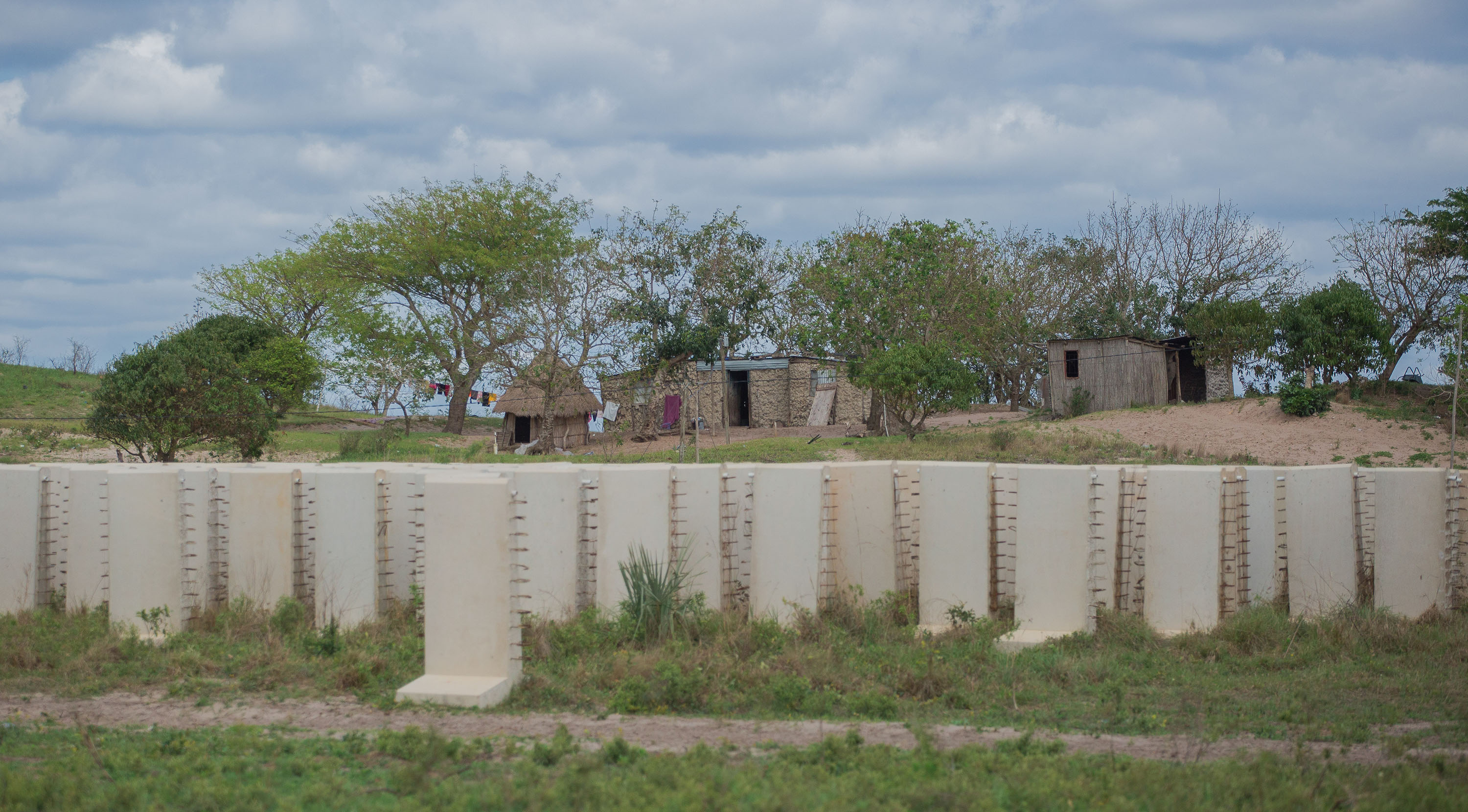 Cross-border crime - SIU probe into stalled R85.7-million Mozambique border wall nears completion