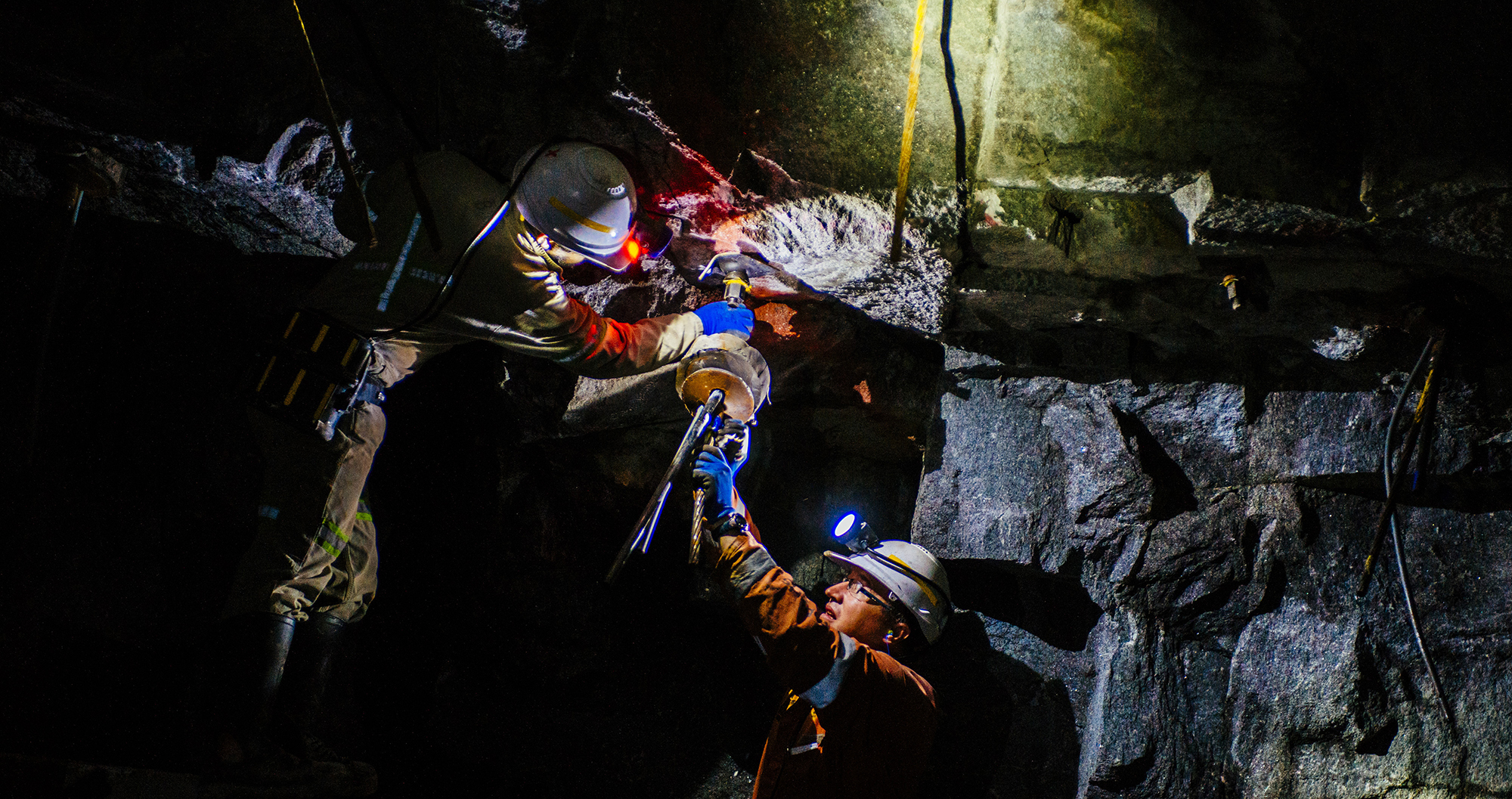 The Finance Ghost: Mining, mining everywhere – and lots of cash for some, but dry news for others