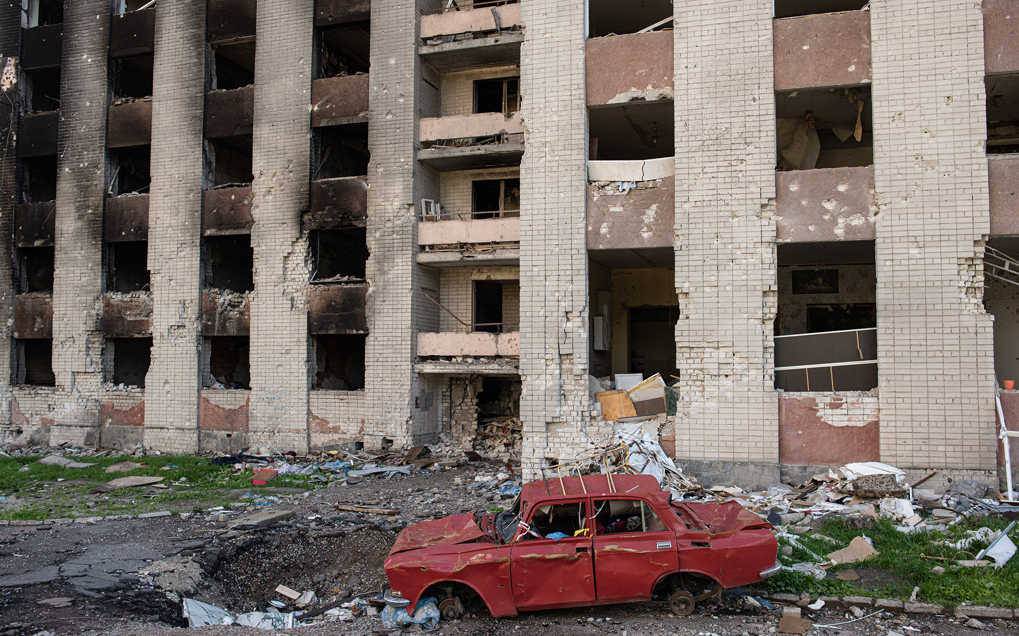 Biden says no to long-range weapons as part of military aid; EU wrangles over Russian oil ban