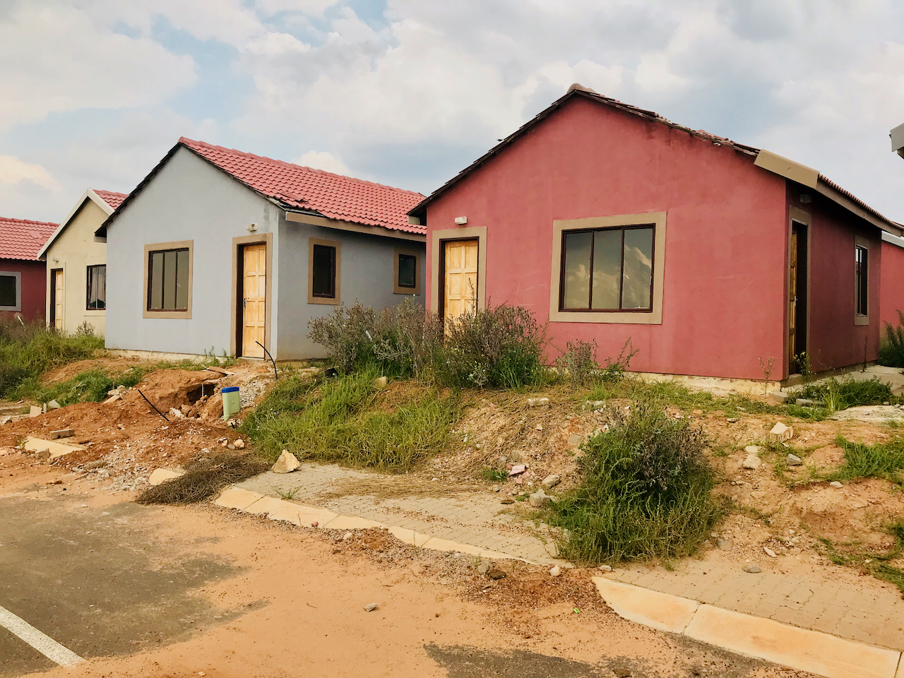 RDP occupiers threaten violence and bloodshed if evicted from properties in Ekurhuleni