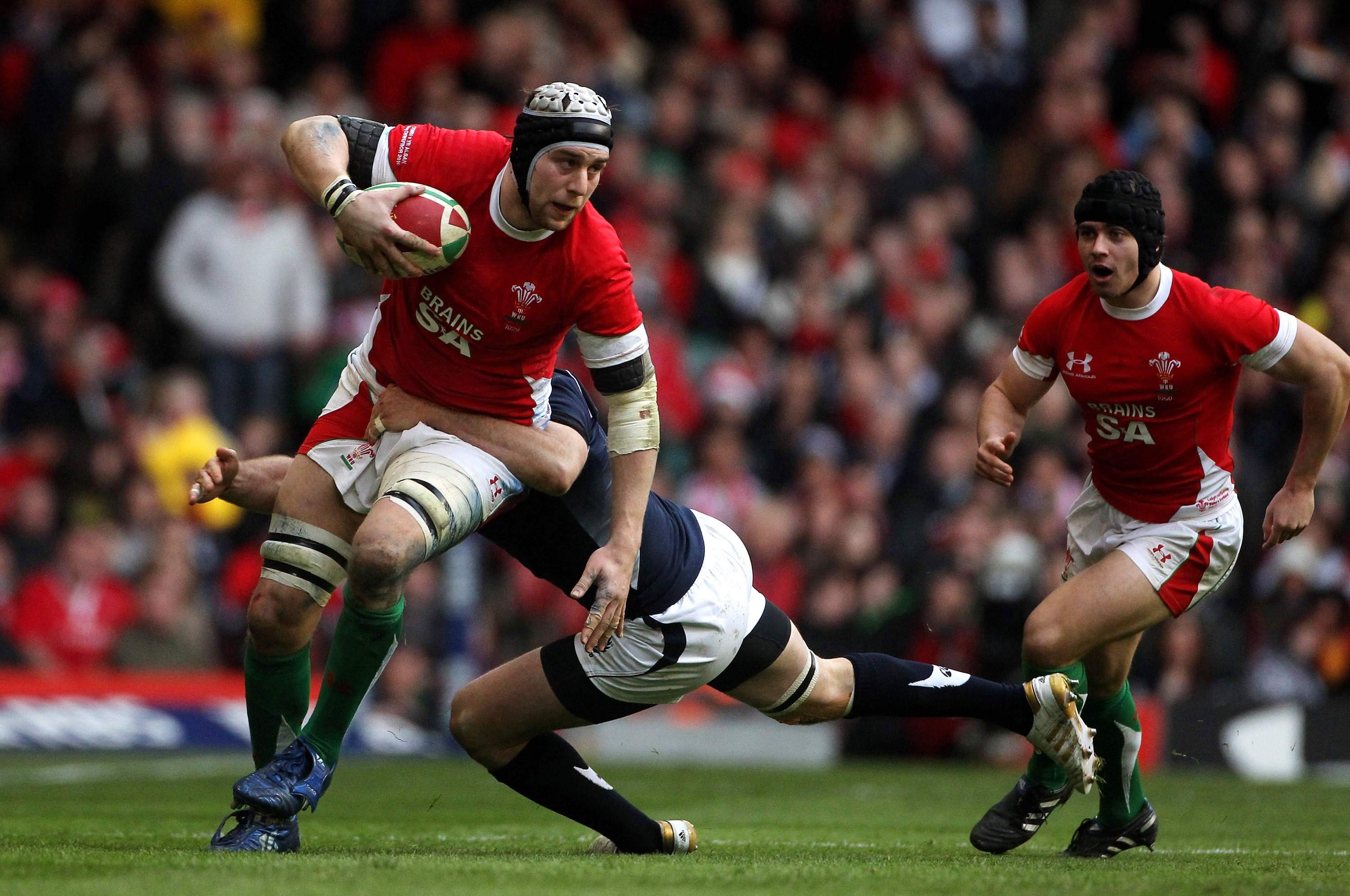 Former rugby players to take legal action over long-term effects of concussion