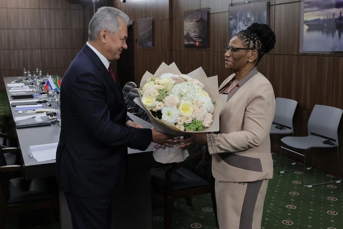 Huh? In Moscow, Defence Minister Thandi Modise calls for 'warmongers' to be dragged to the 'table of peace'