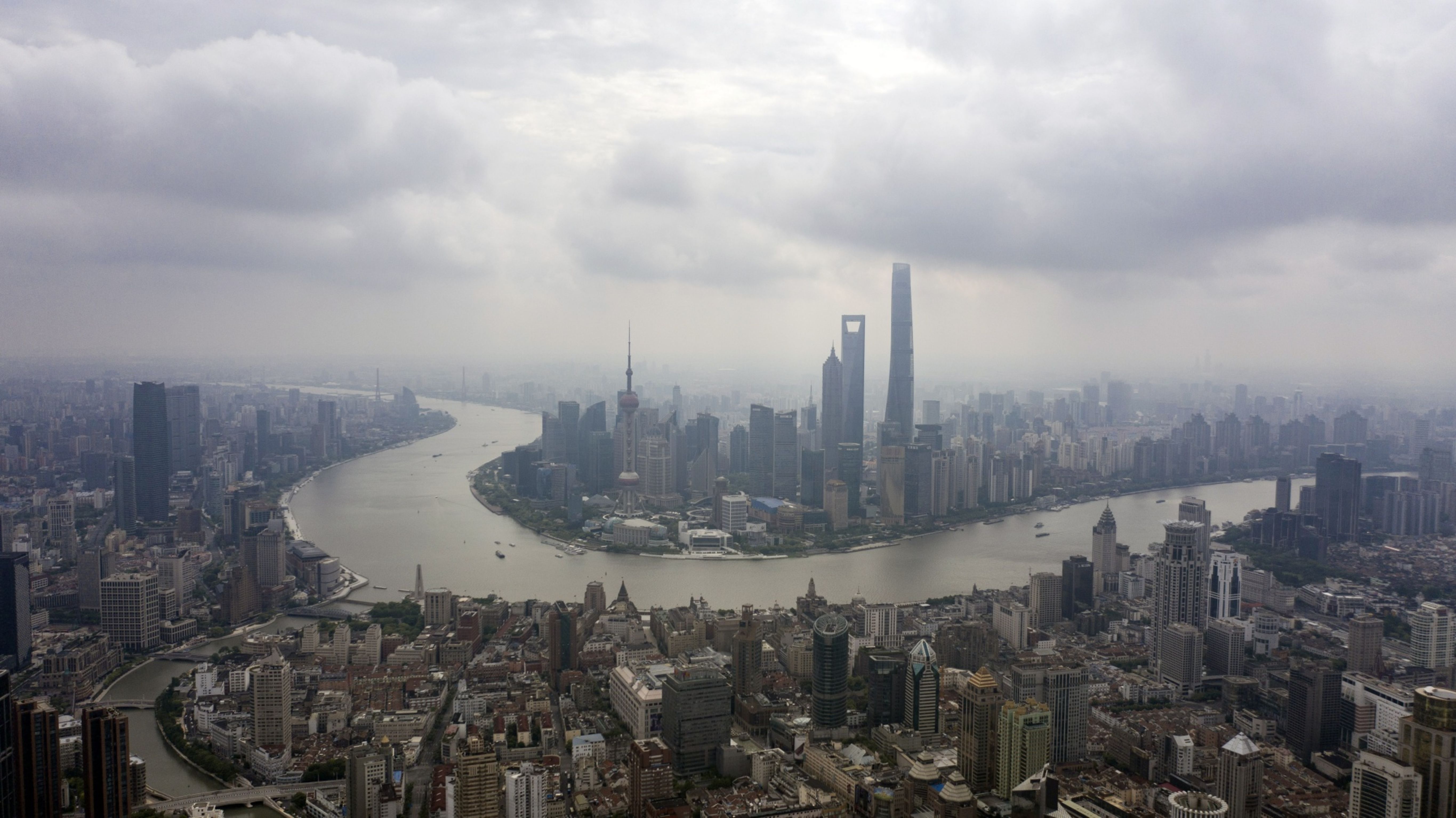 Legendary China Bets Unwind as Buffett, SoftBank Sell