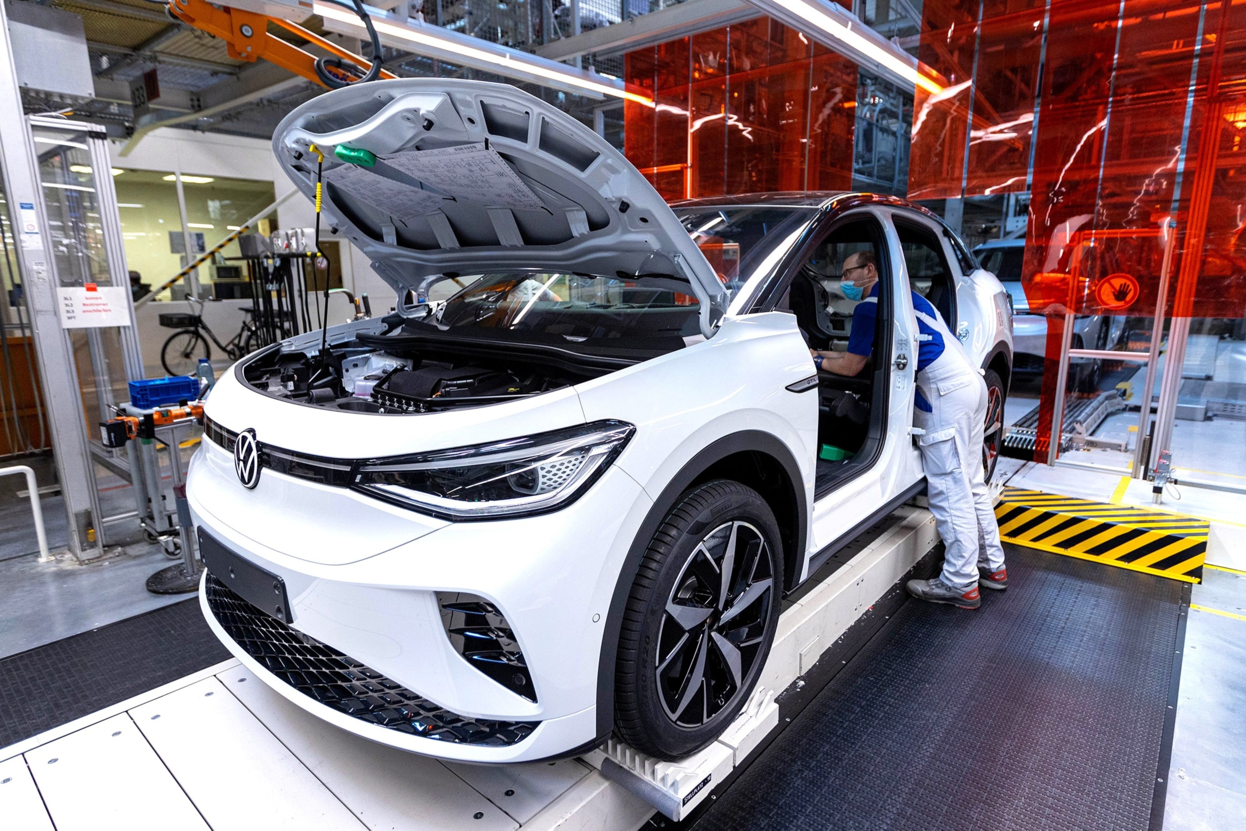 Electric vehicles: SA motoring industry fights for relevance