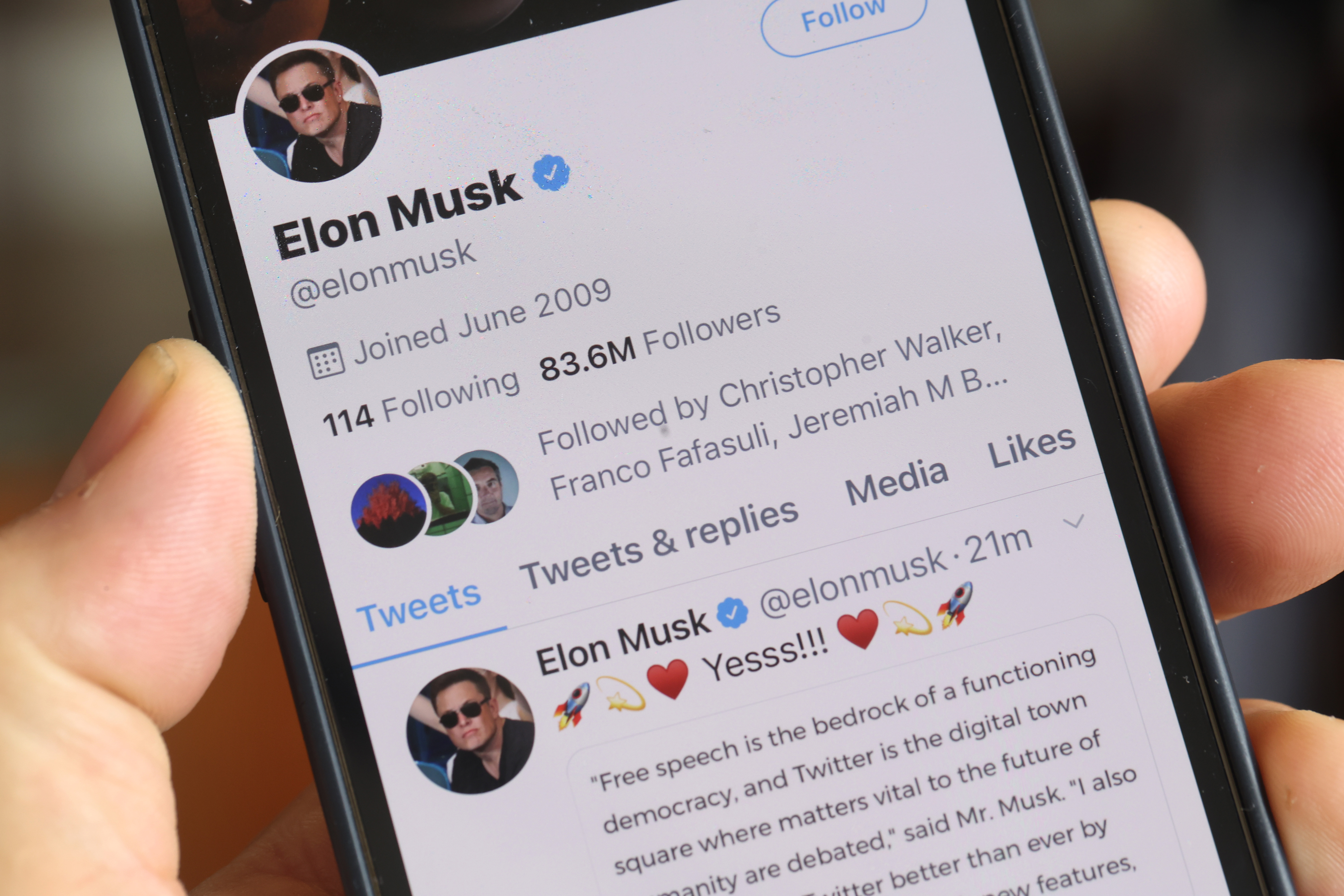 Twitter owes former employees $500m in severance, lawsuit claims