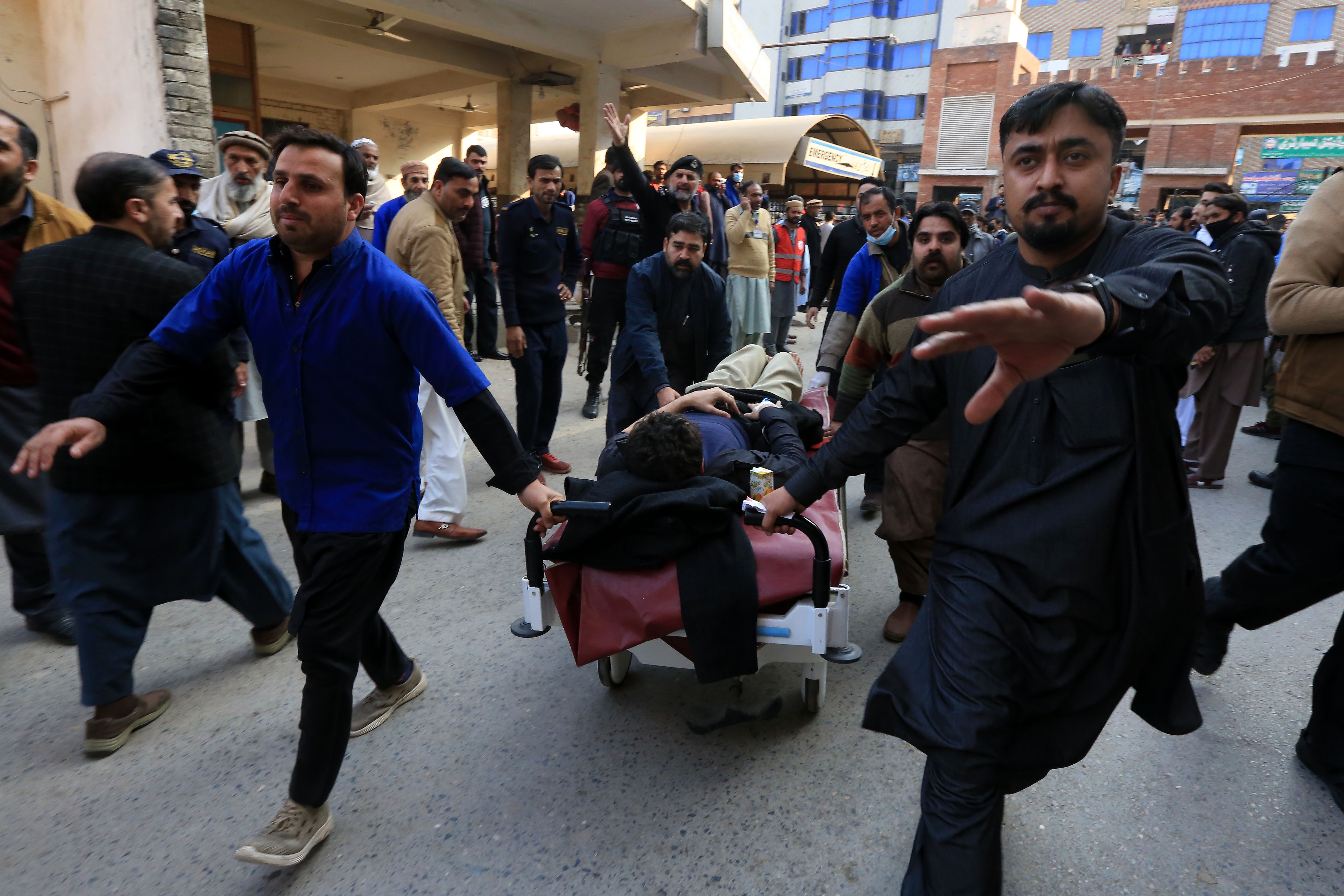 Pakistan mosque bomb blast kills 70, leaves 150 wounded