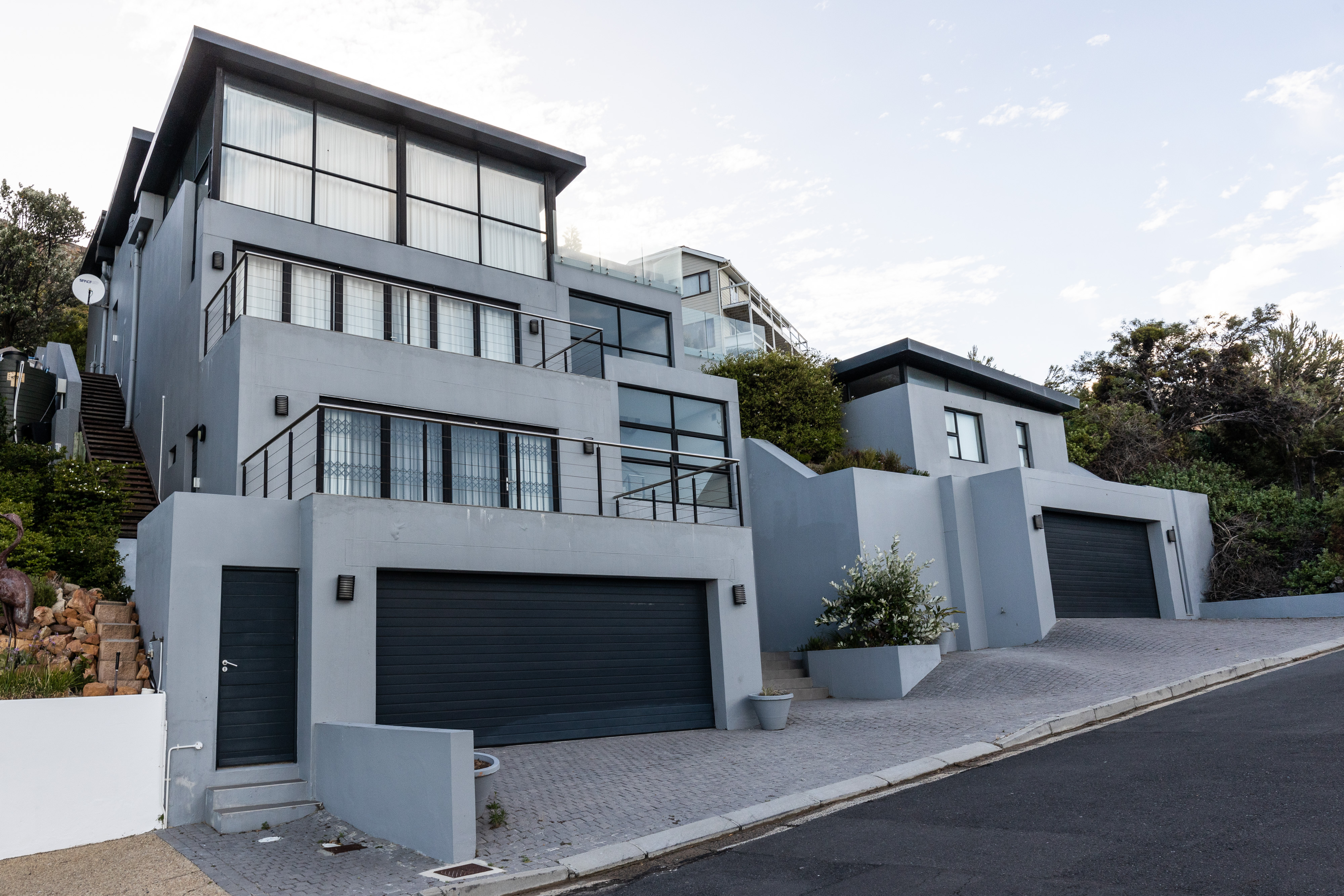 Lottery money used to fund mansions for high-fliers Arthur Mafokate, Lesley Ramulifho and William Huma