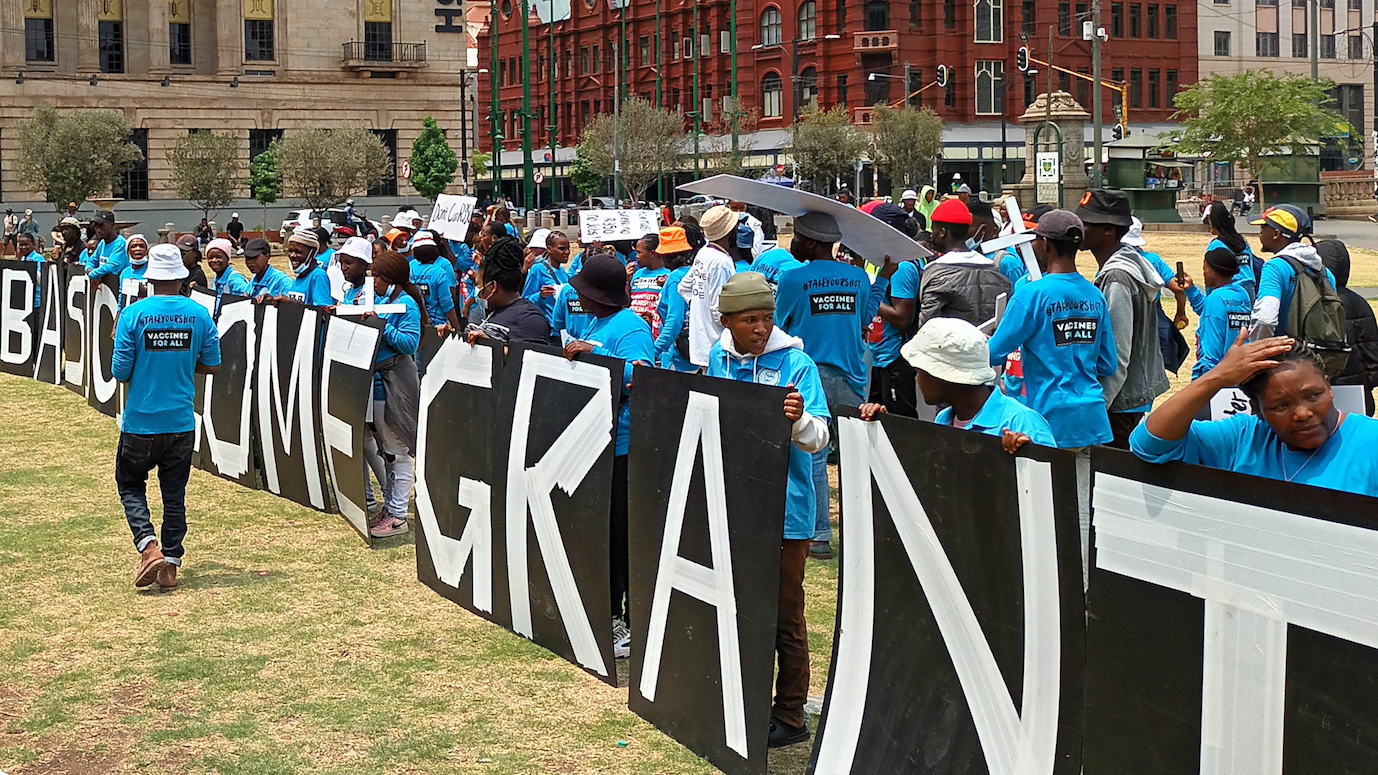 Covid grant should be increased to at least R413, say civil society groups