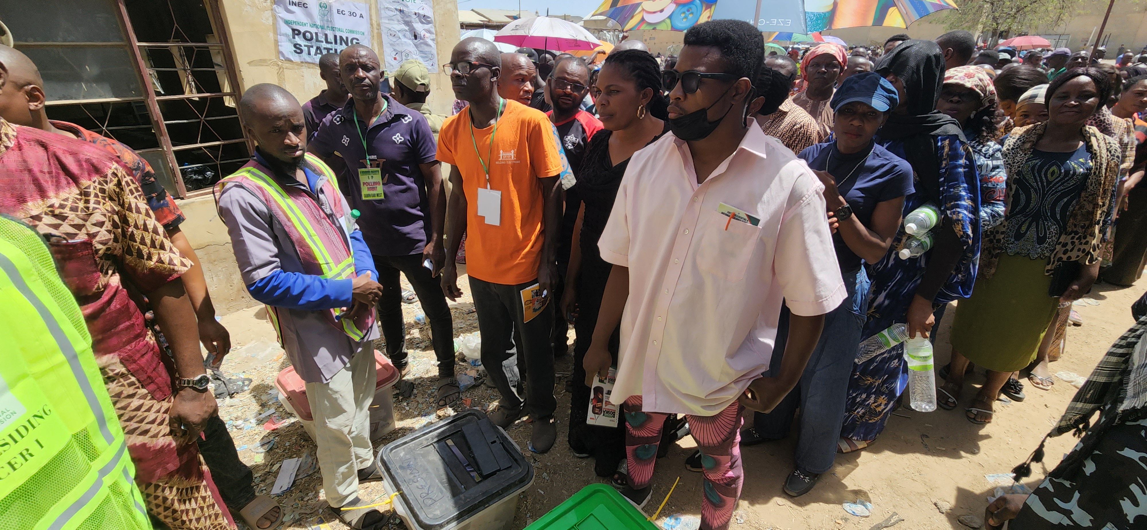 Politics intersects with violent criminal gangs in Nigerian polls