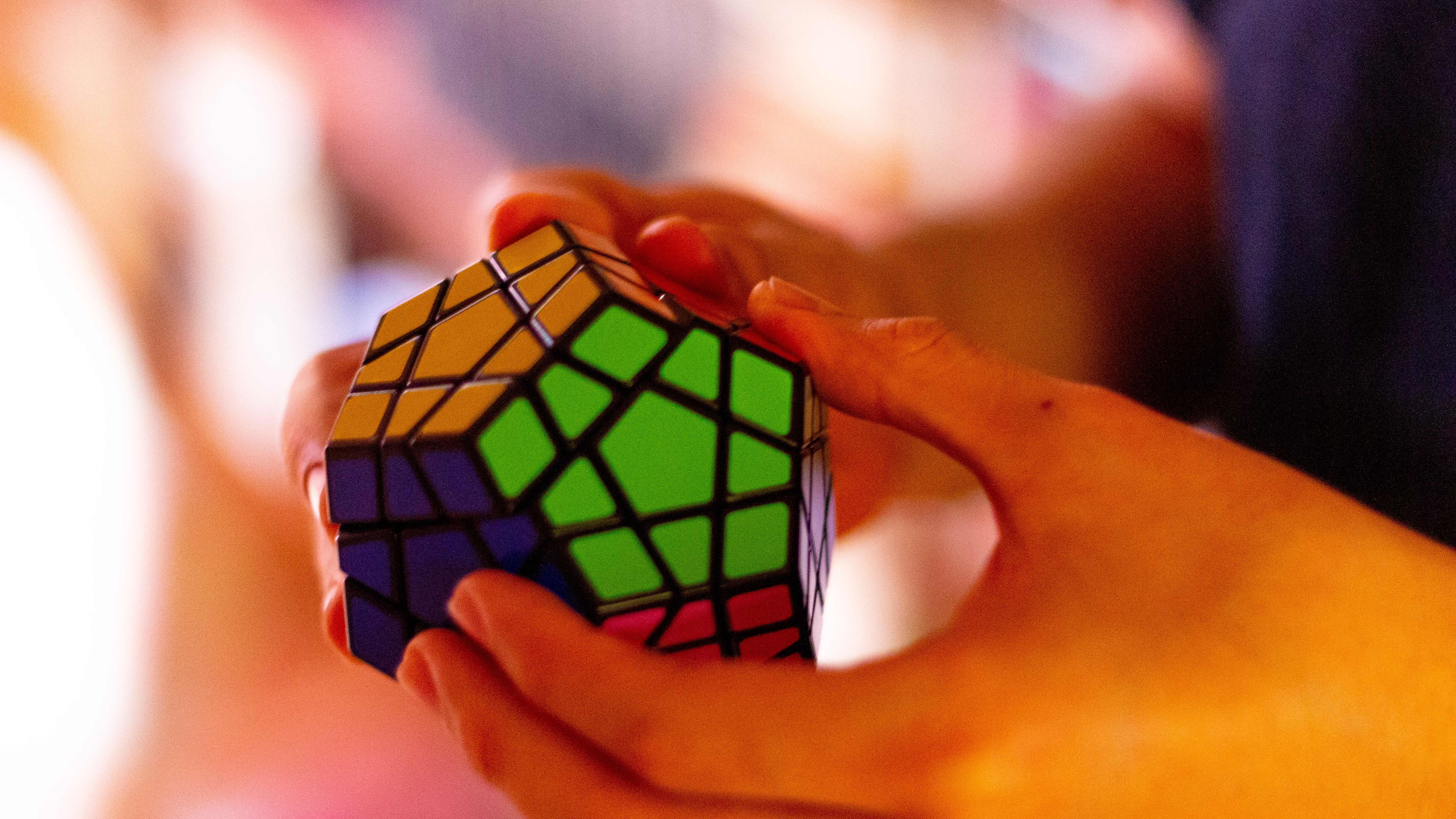 We make thousands of unconscious decisions every day. Here’s how your brain copes with that