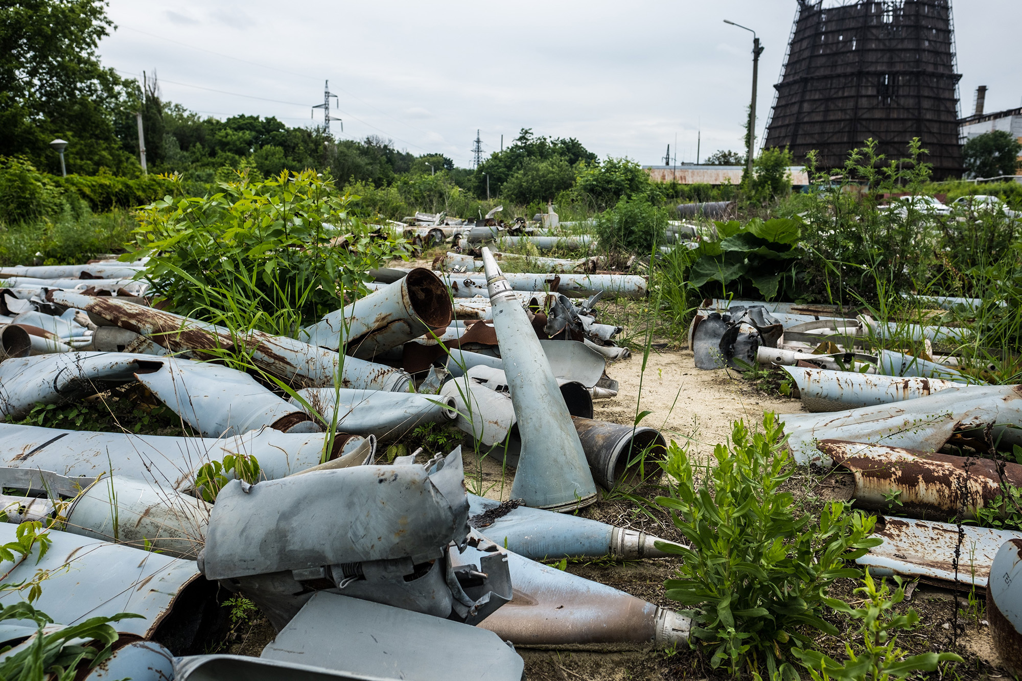 Biden agrees to send cluster bombs to Ukraine despite concerns