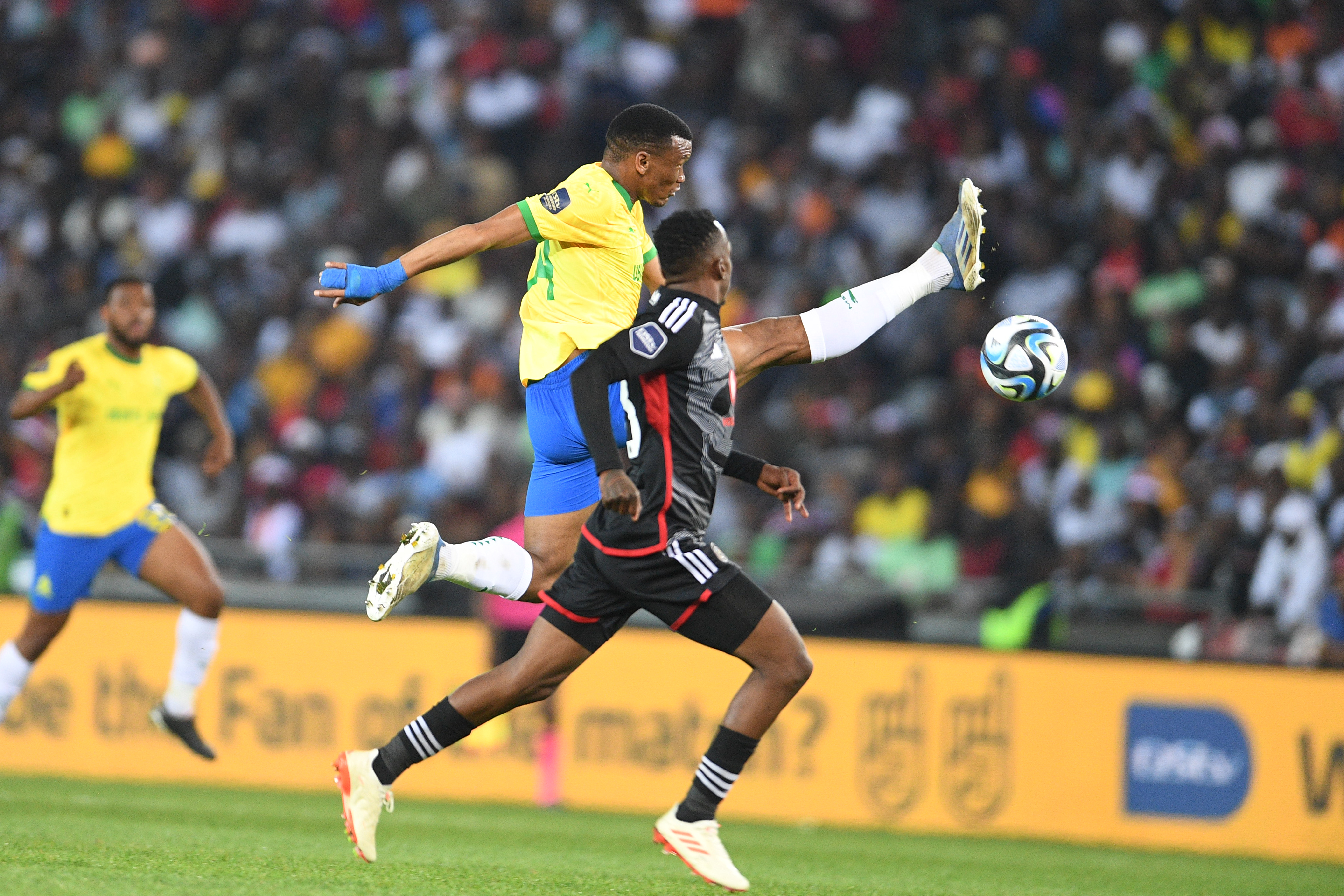 Spanish mentor José Riveiro under fire from bullish Orlando Pirates fans ahead of MTN8 final
