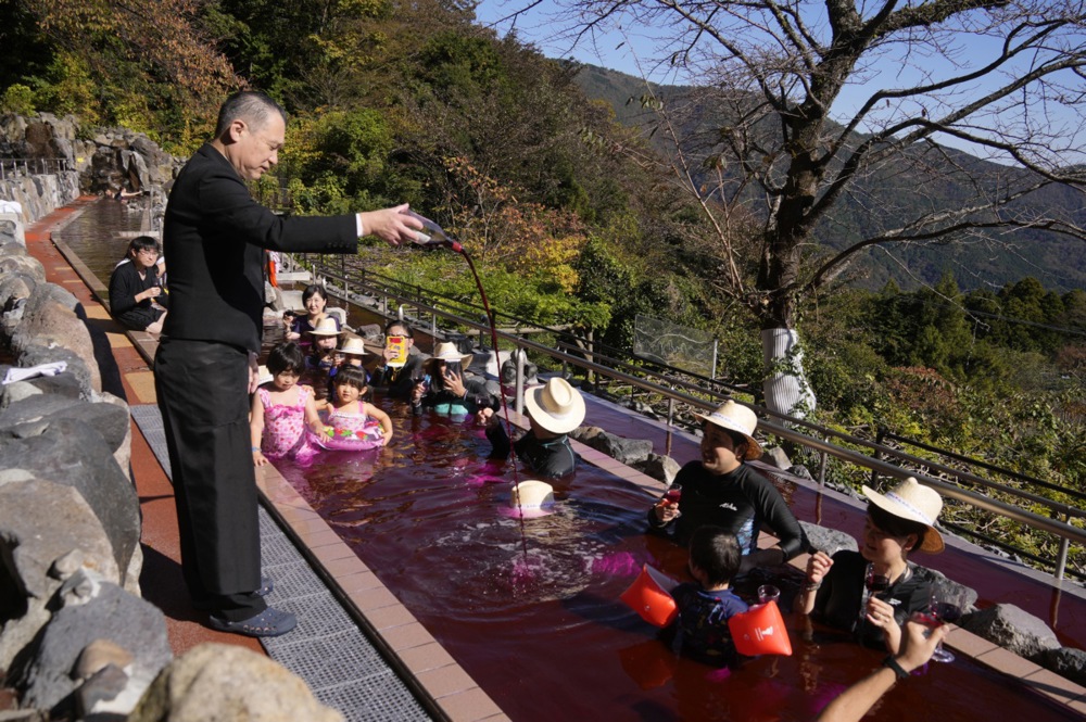 Bathing in French red wine and Japanese red water, and more from around the world