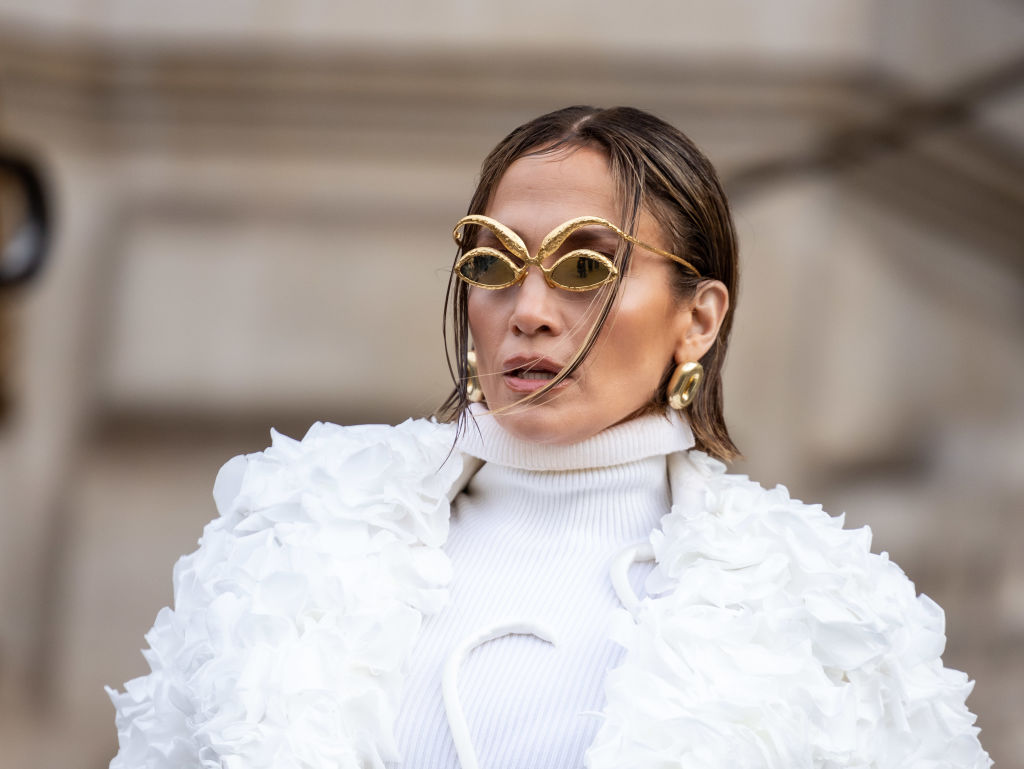 Celebrities and fashion insiders arrive at Paris Fashion Week for Schiaparelli show, and more from around the world