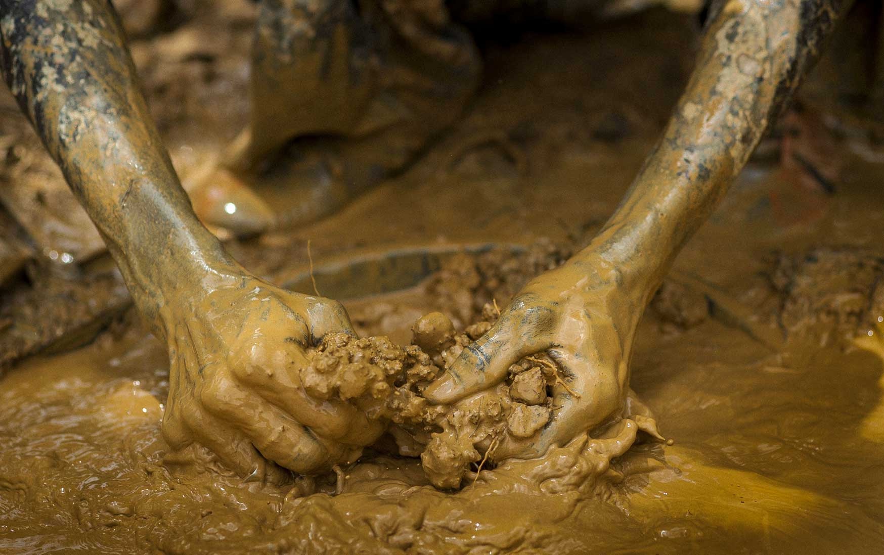 Foreign criminal goldrush in Nigeria draining resources and worsening nation’s illegal mining security crisis