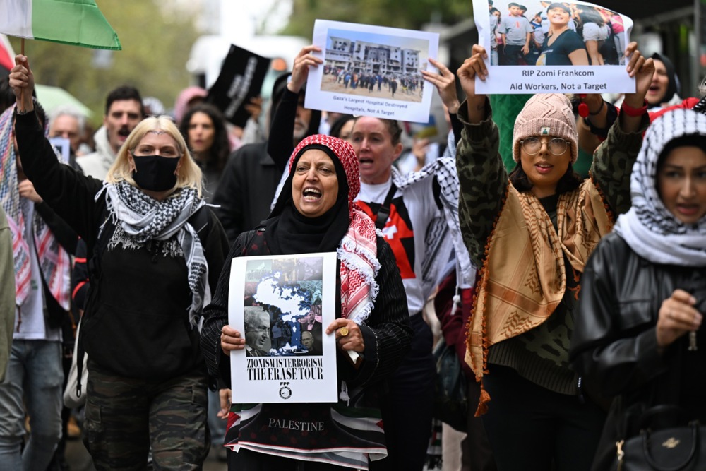 Israeli war Cabinet member calls for early polls; Poland to address Israel ties after Gaza aid worker deaths