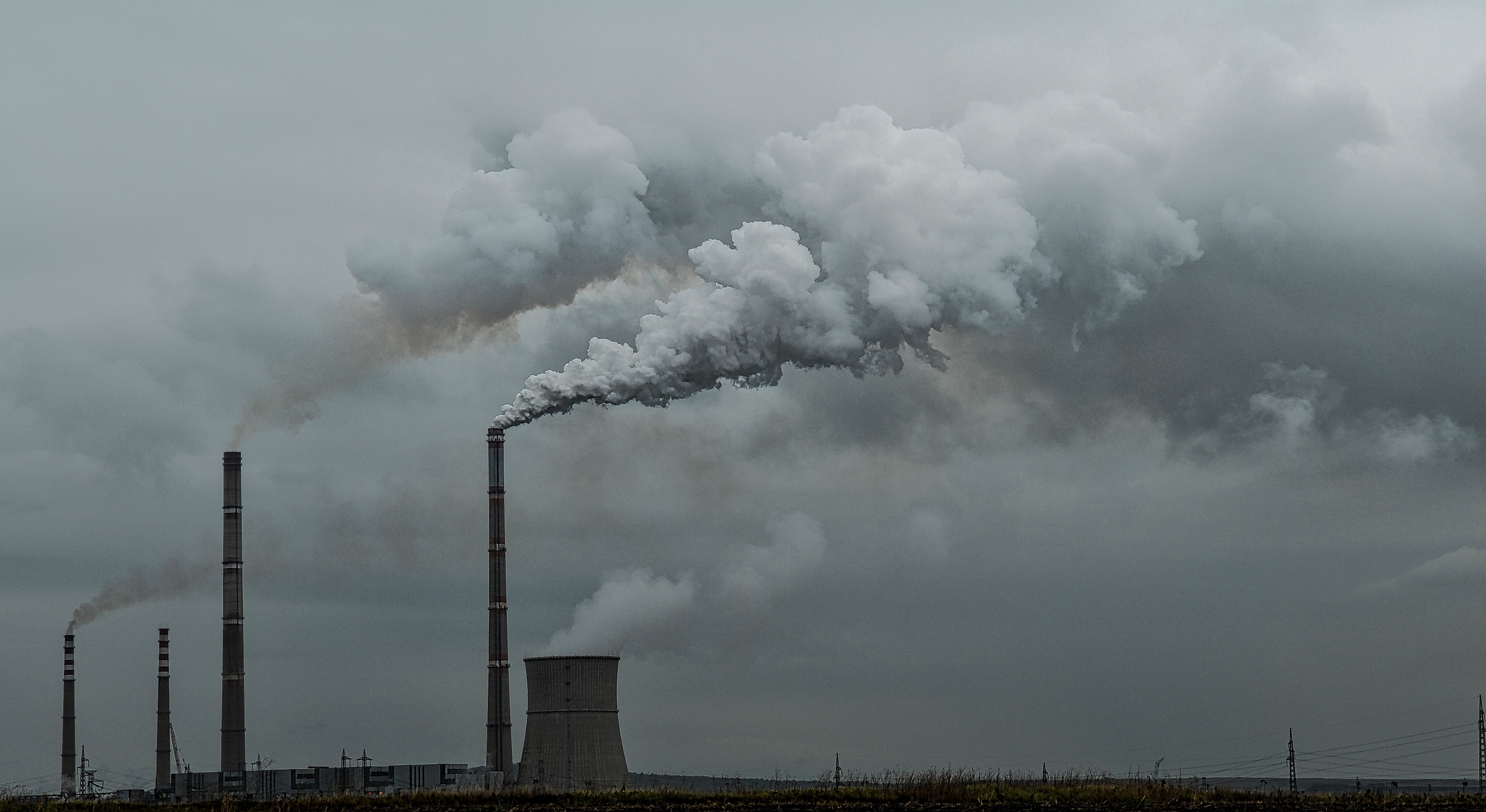 Global carbon tax urgently needed to manage worsening climate crisis 