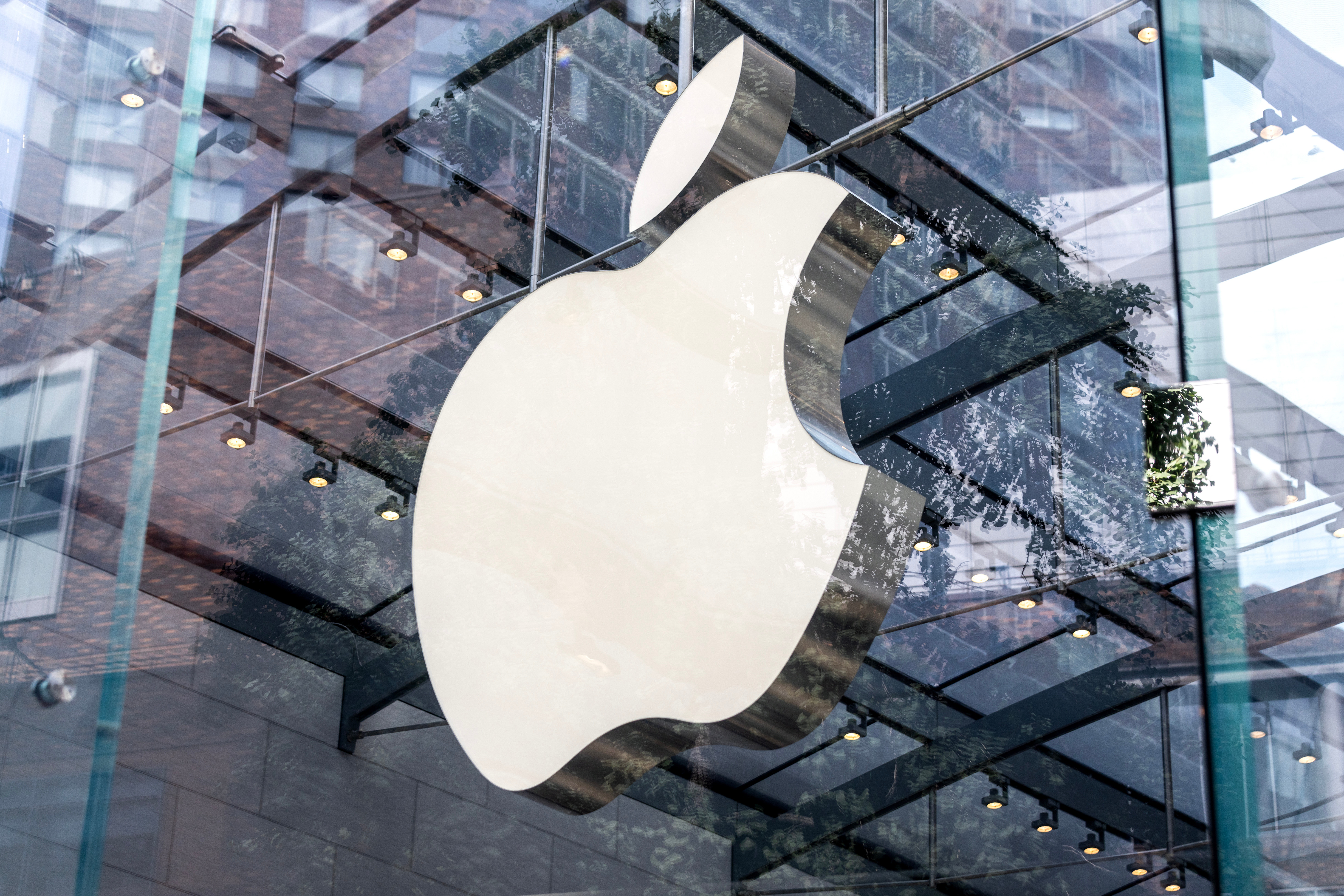 Apple Pushes Ahead With Tabletop Robot in Search of New Revenue