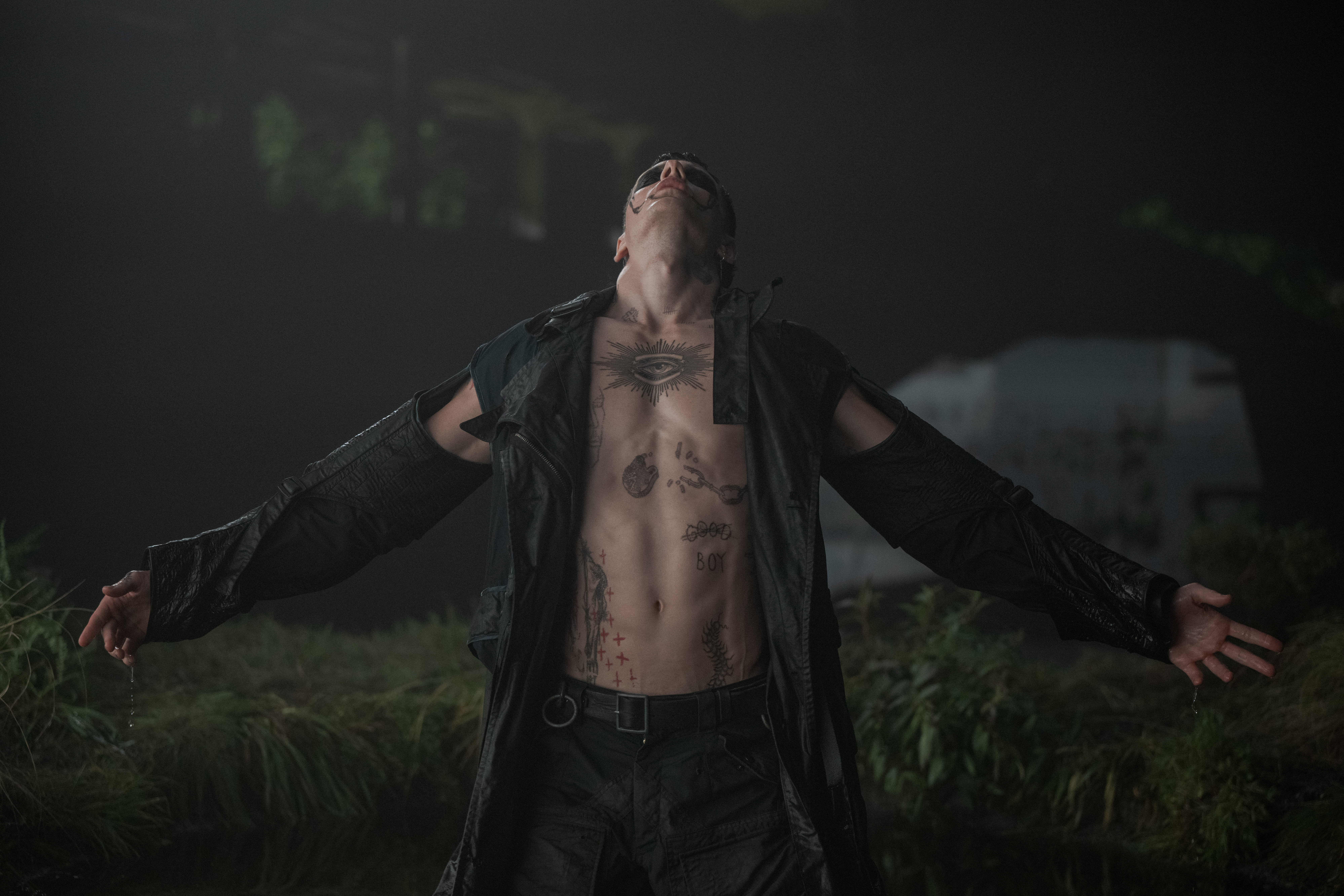 The Crow returns to cinema, stuck somewhere between the living and the dead