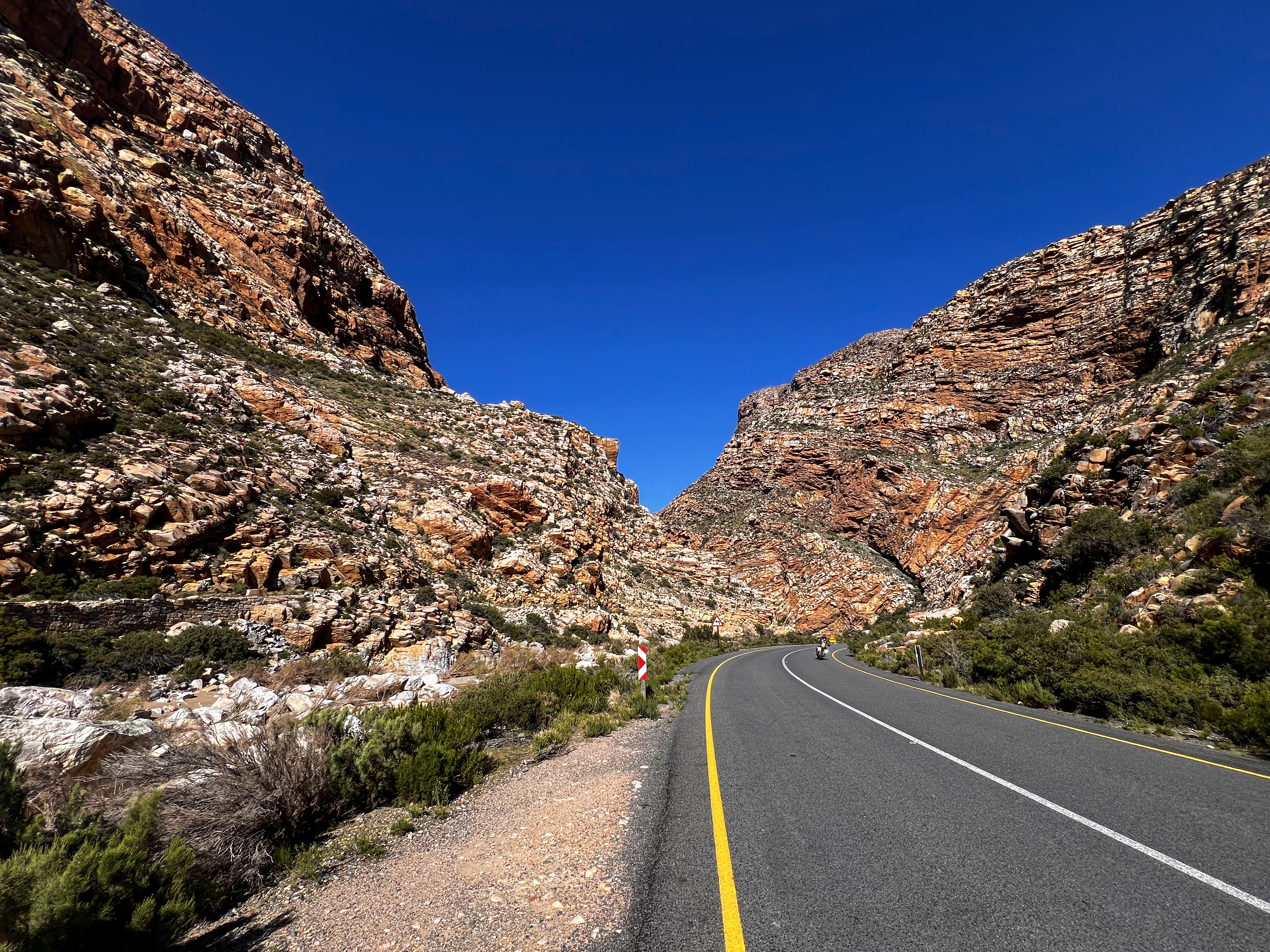 Meiringspoort Reveries: space and time meet where the echoing crags resound