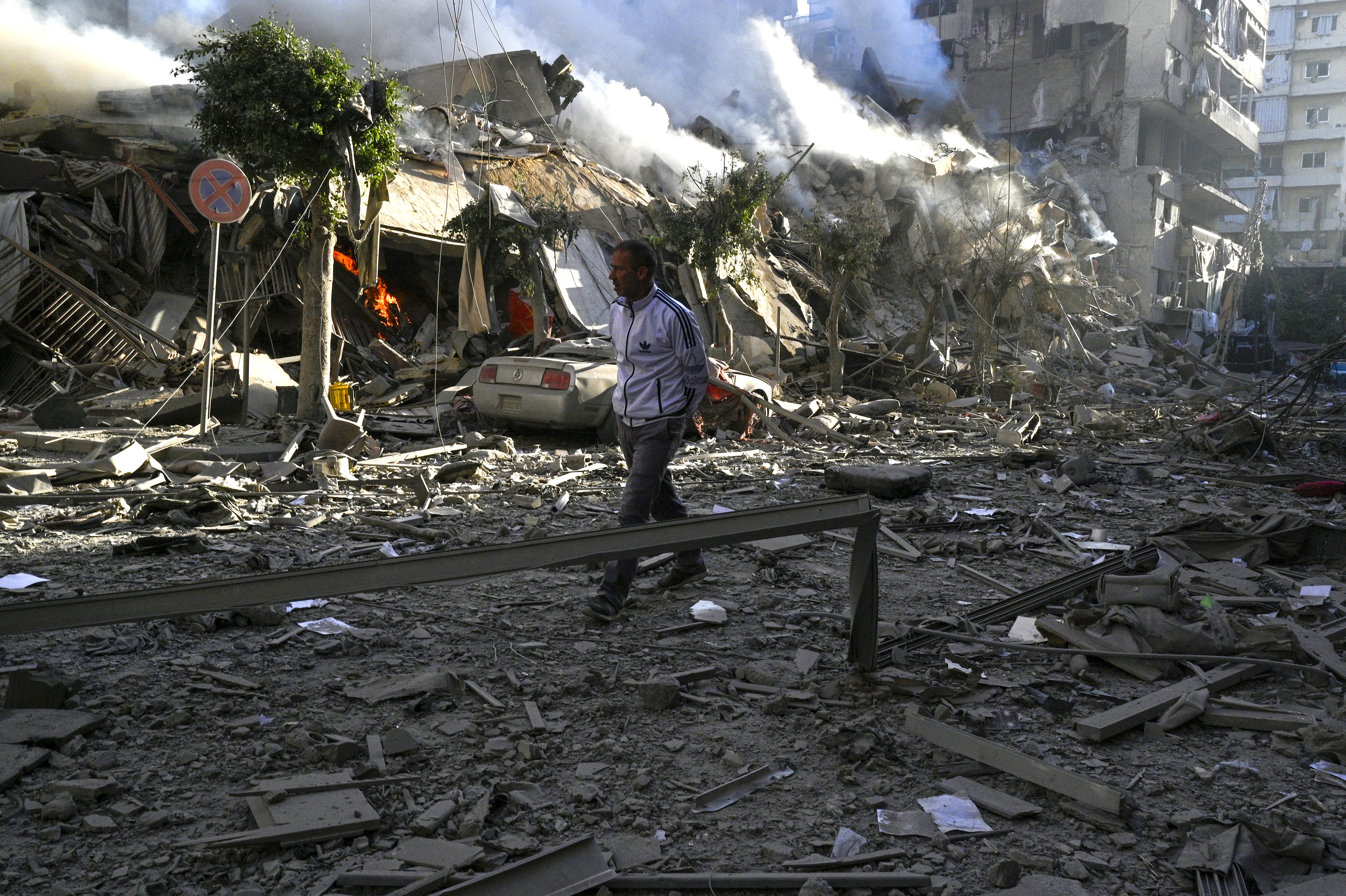 Unstable Lebanon under Israeli attack is on the brink of total collapse