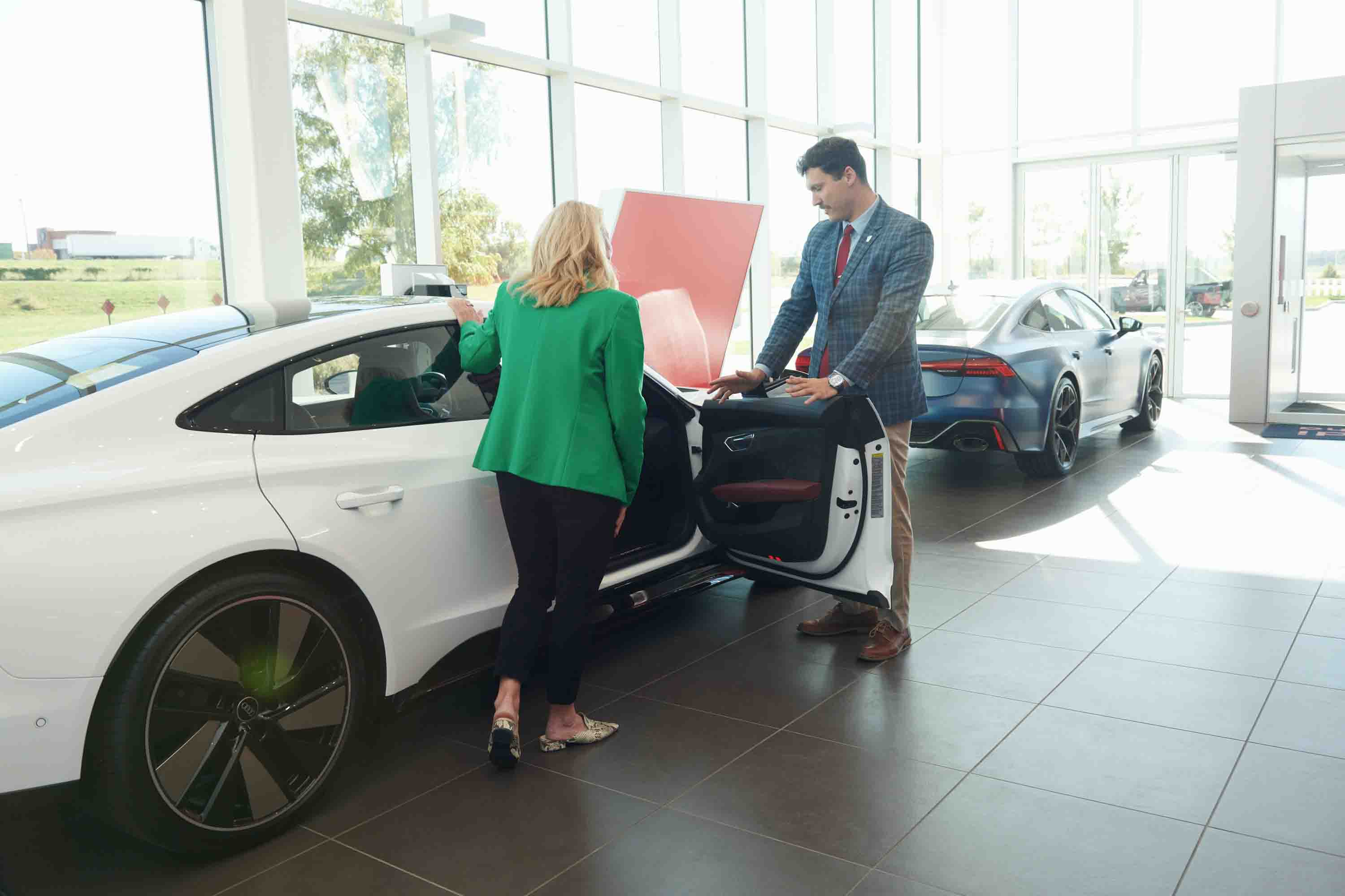 EVs Have a ‘Republican Problem’ With Divide Deepening Ahead of Election