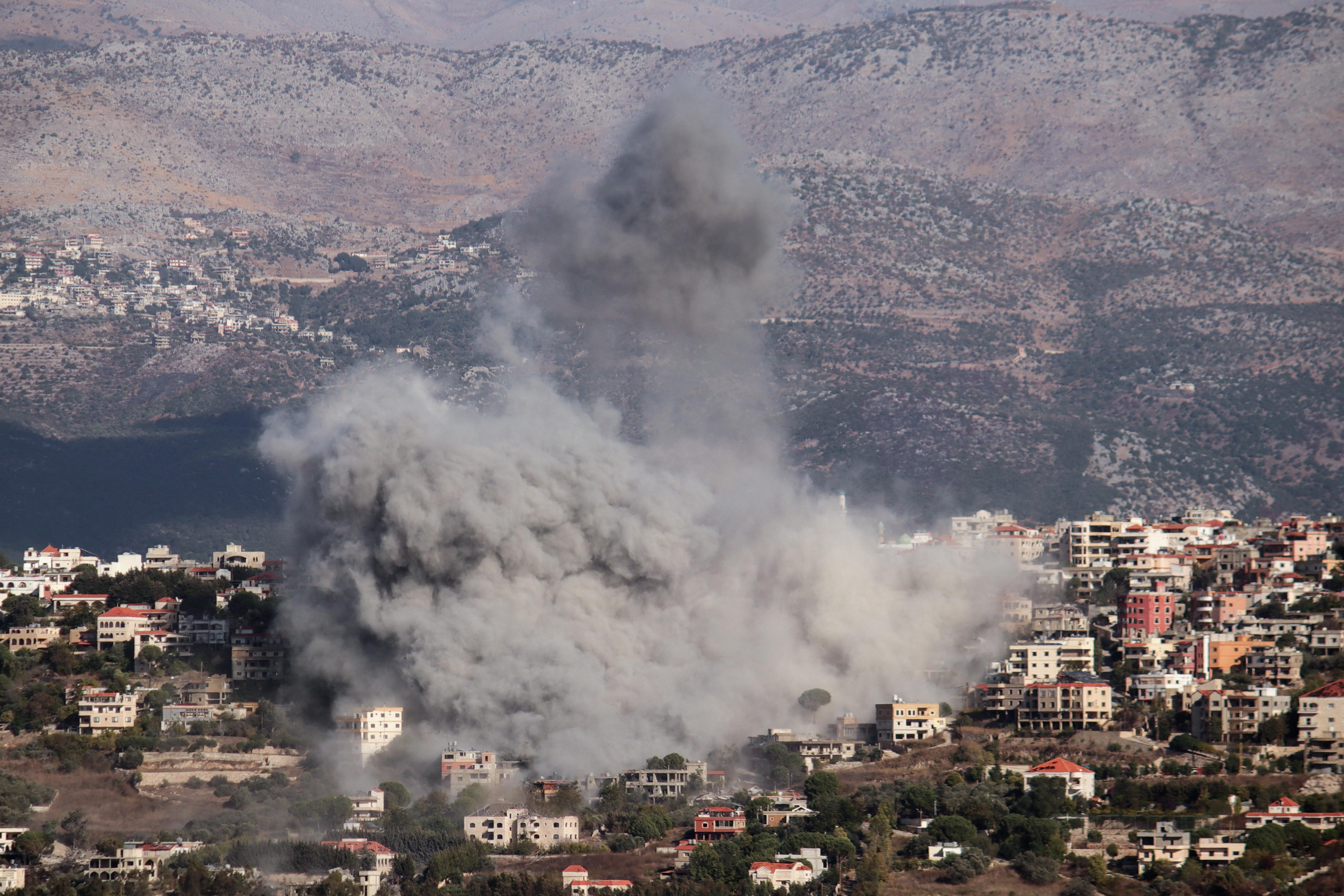 Israel bars UN chief from entering the country; IDF suffers deadliest loss of soldiers on Lebanon front