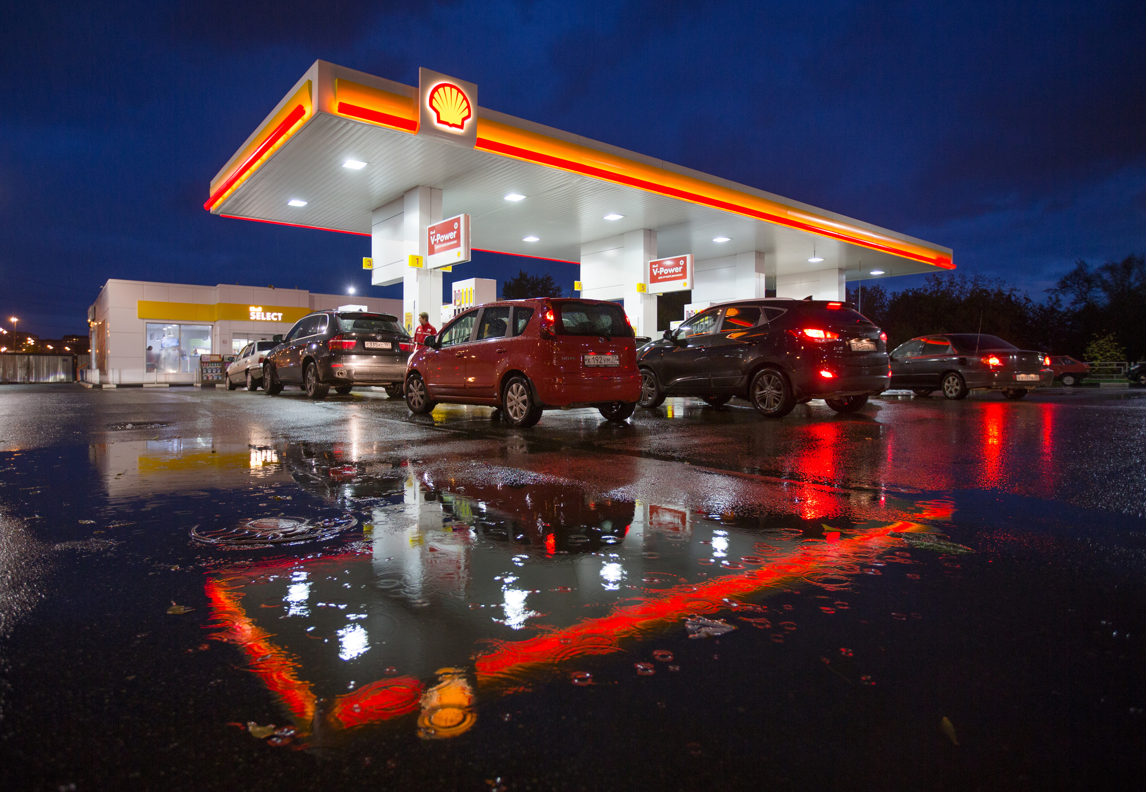 Kremlin seeks more than €1bn in damages from Shell; EU energy ministers discuss Russian LNG imports