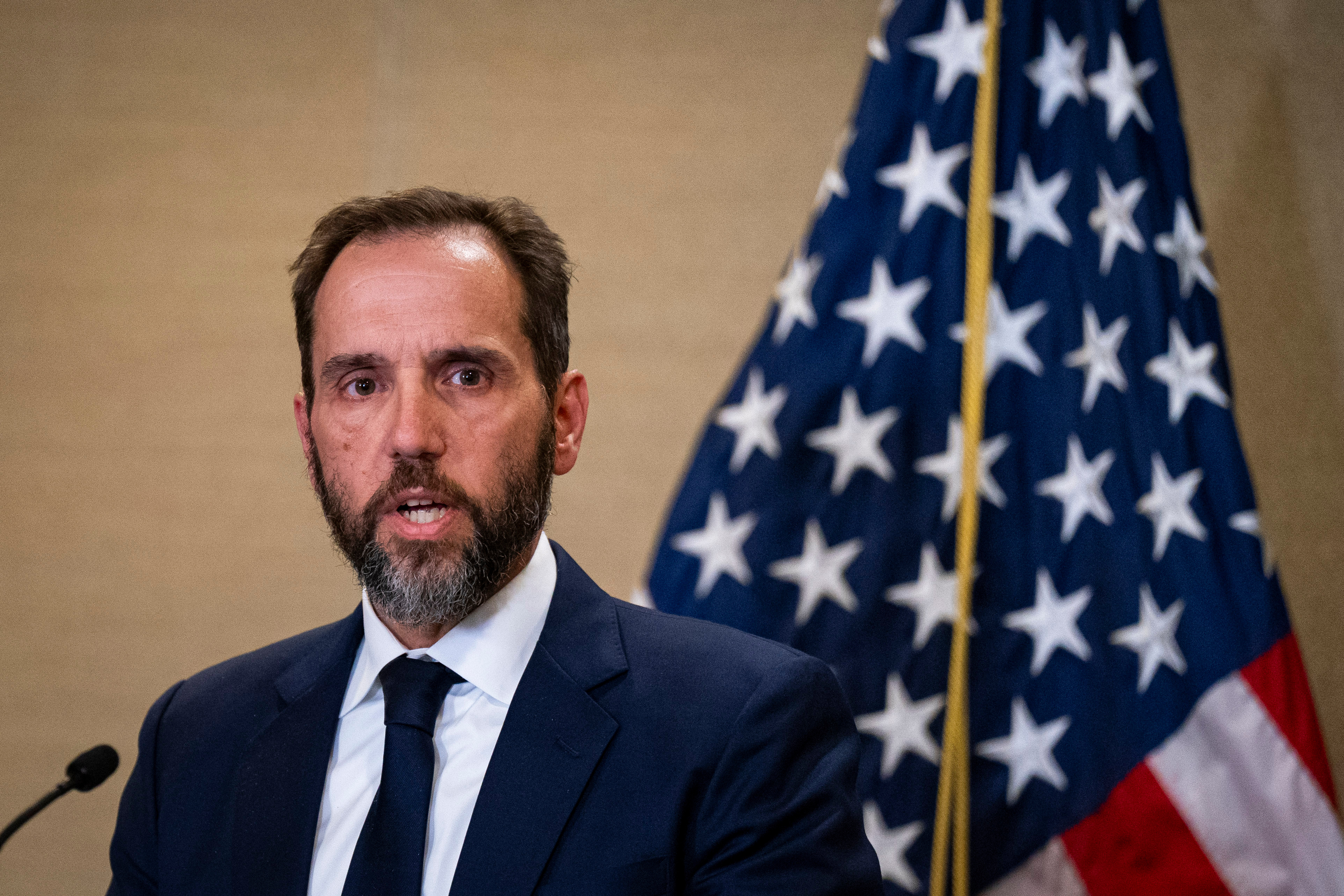 Justice Department Formally Moves to Drop Trump 2020 Obstruction Case in DC