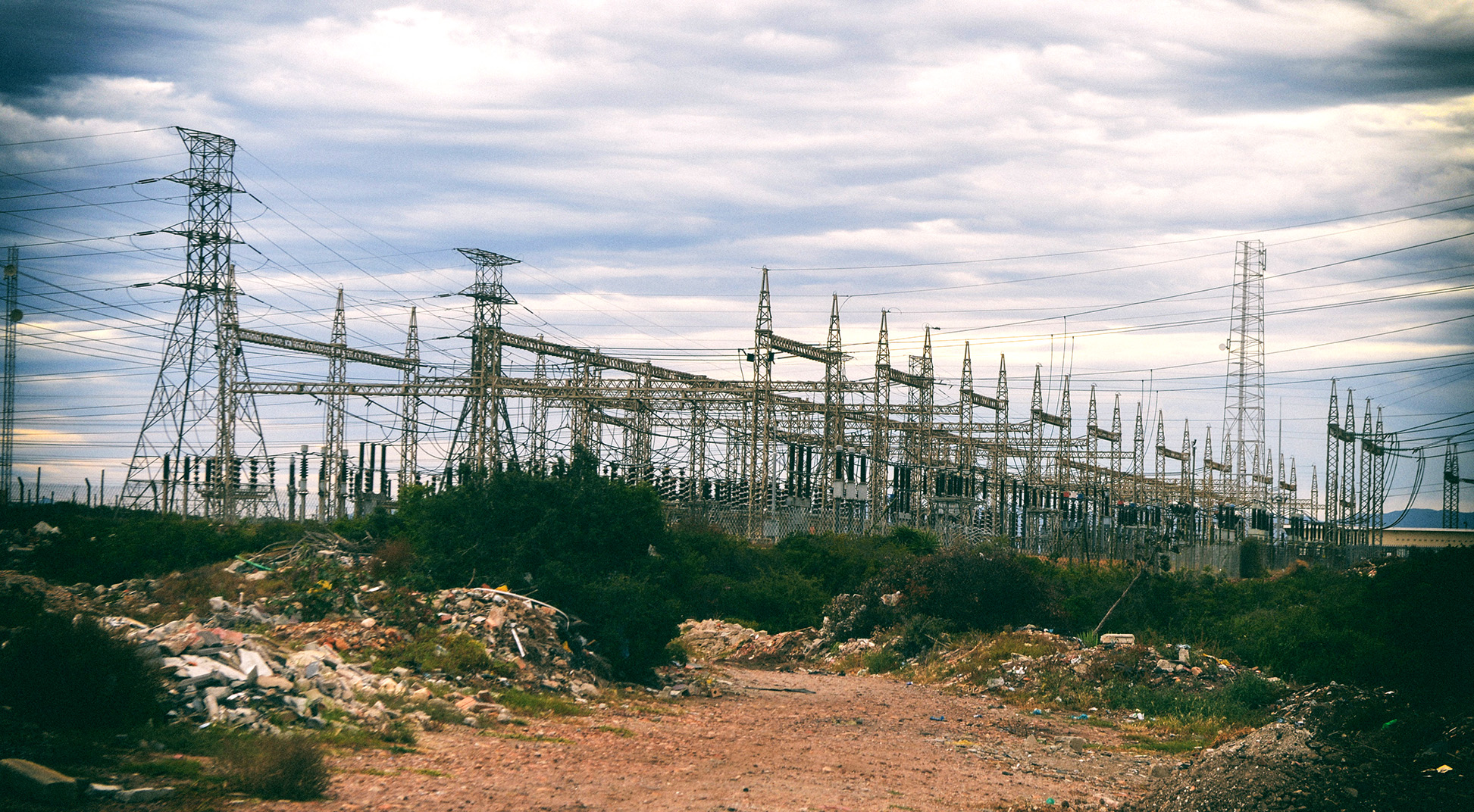 Nelson Mandela Bay electricity and tap water battles – it stinks but you can drink it