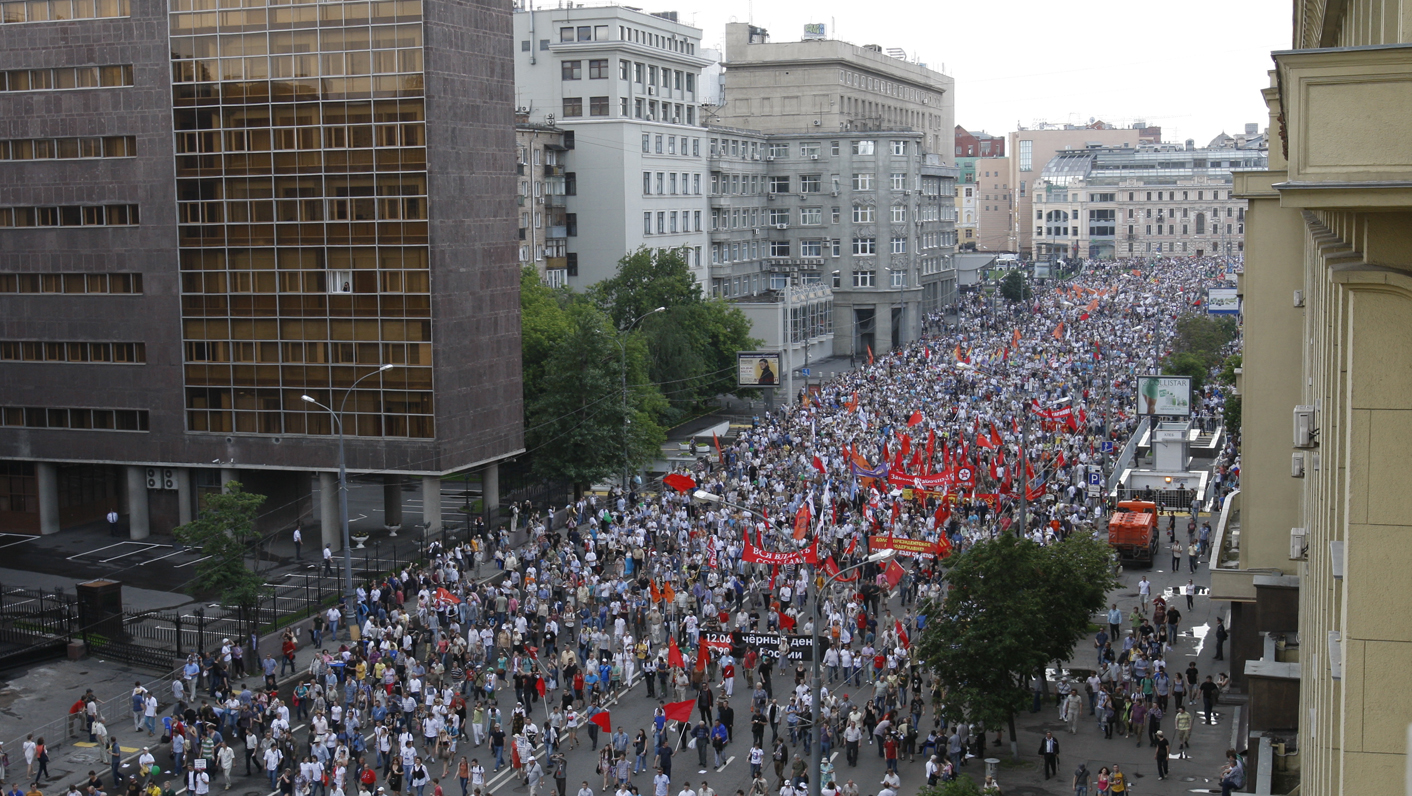 Russians protest against Putin despite pressure