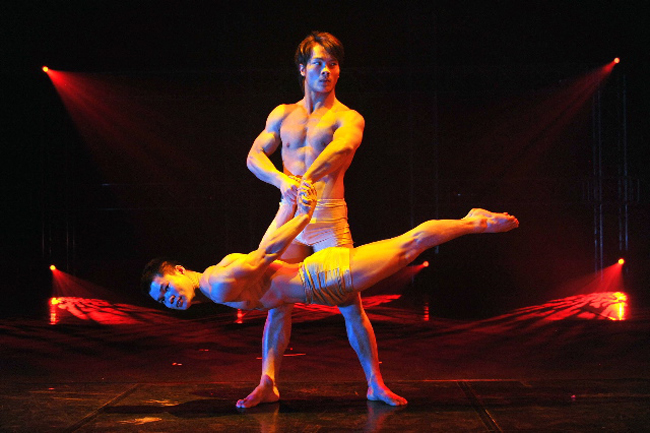 Le Grand Cirque Fantazie - How do they do it?