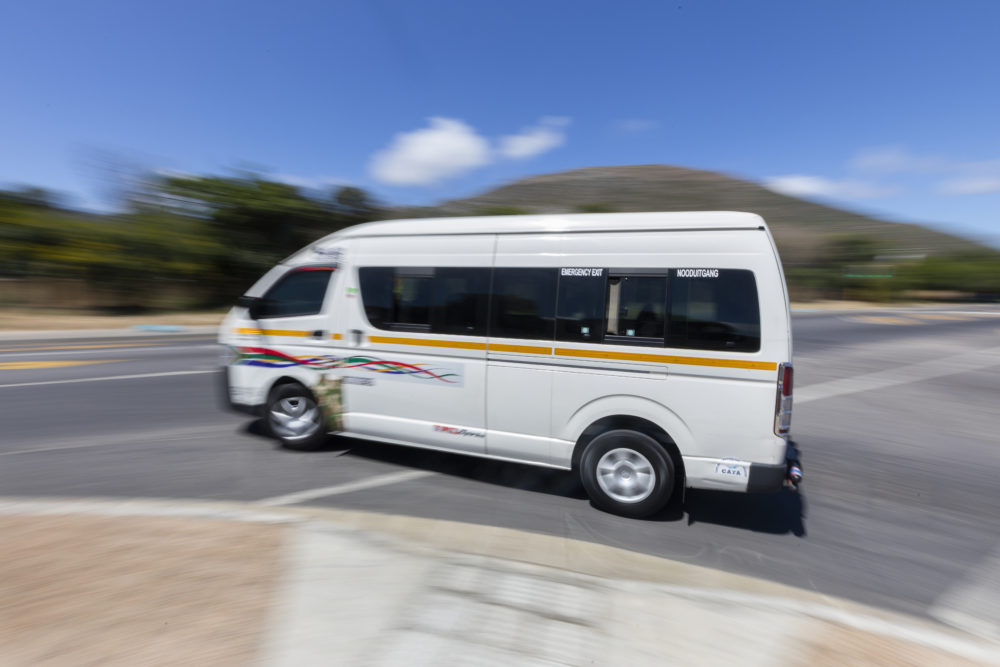 Taxi union decides to run at full capacity, prisons report high recovery rate, and hundreds of schools record coronavirus cases