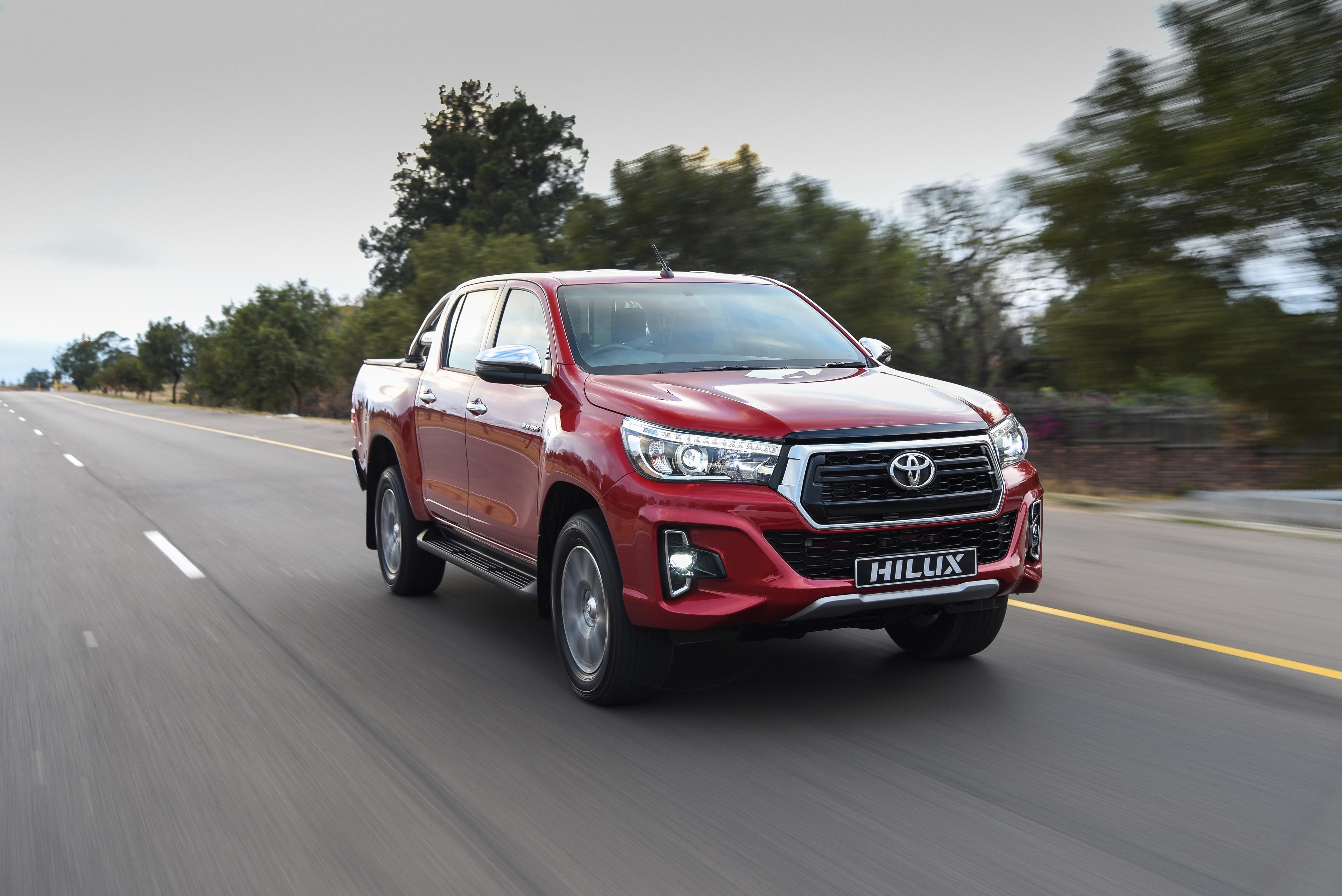 Toyota Hilux D/Cab 2.8 GD-6 Raider 4x4 Manual: Benchmark bakkie