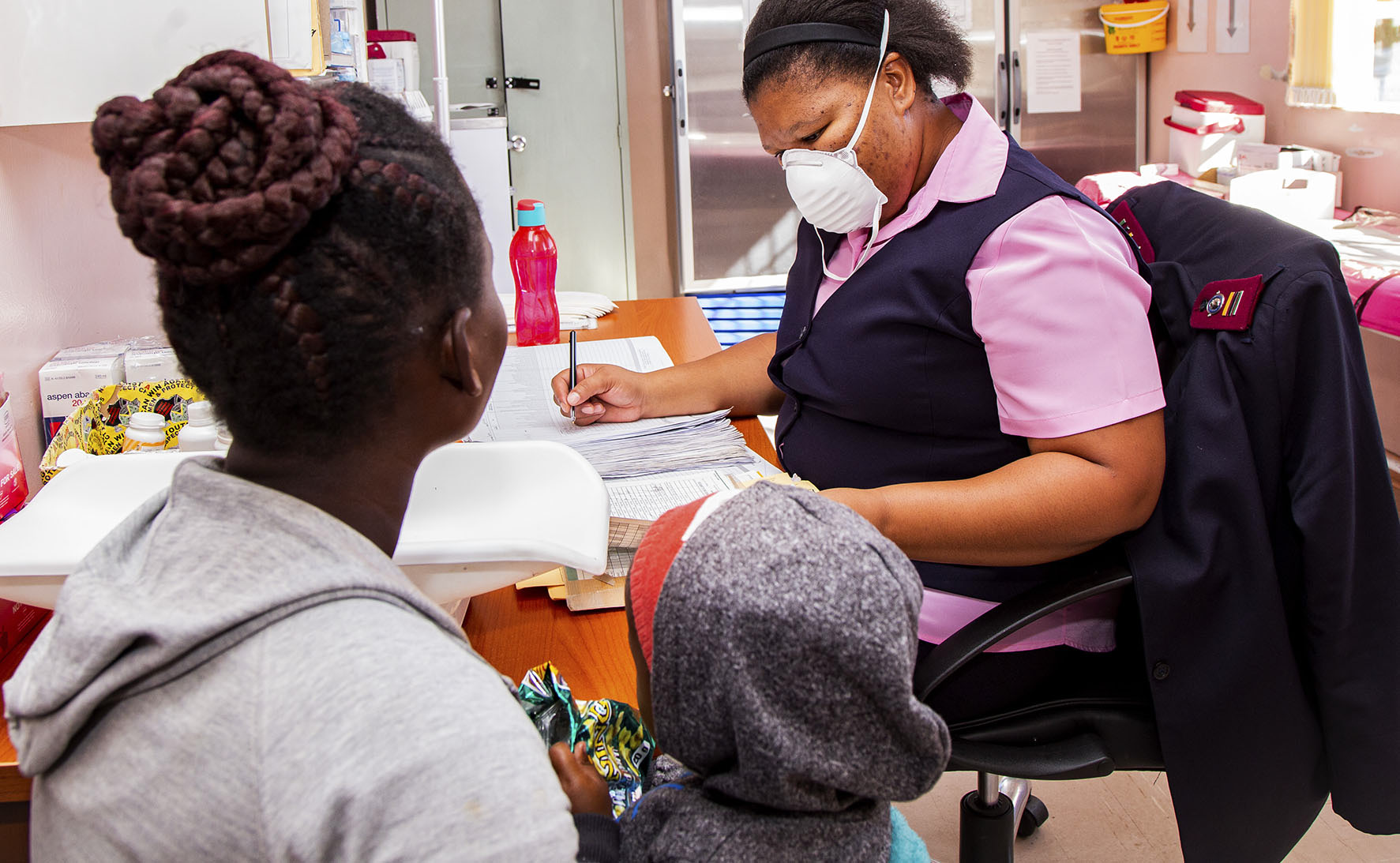 Staff at Eastern Cape clinics fear for their safety while security guards strike over late pay