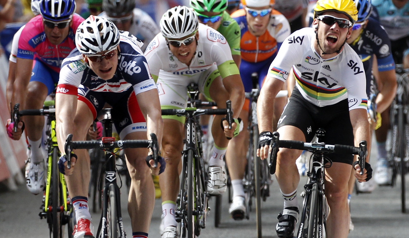 Tour de France: Cavendish goes it alone for 21st win