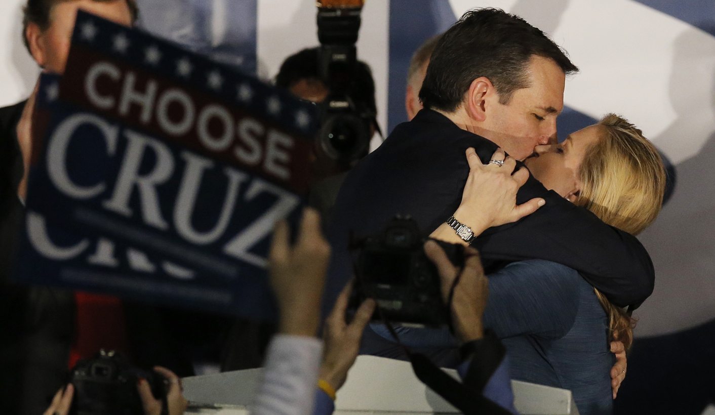 Ted Cruz tops Trump in Iowa presidential race, Clinton and Sanders tie