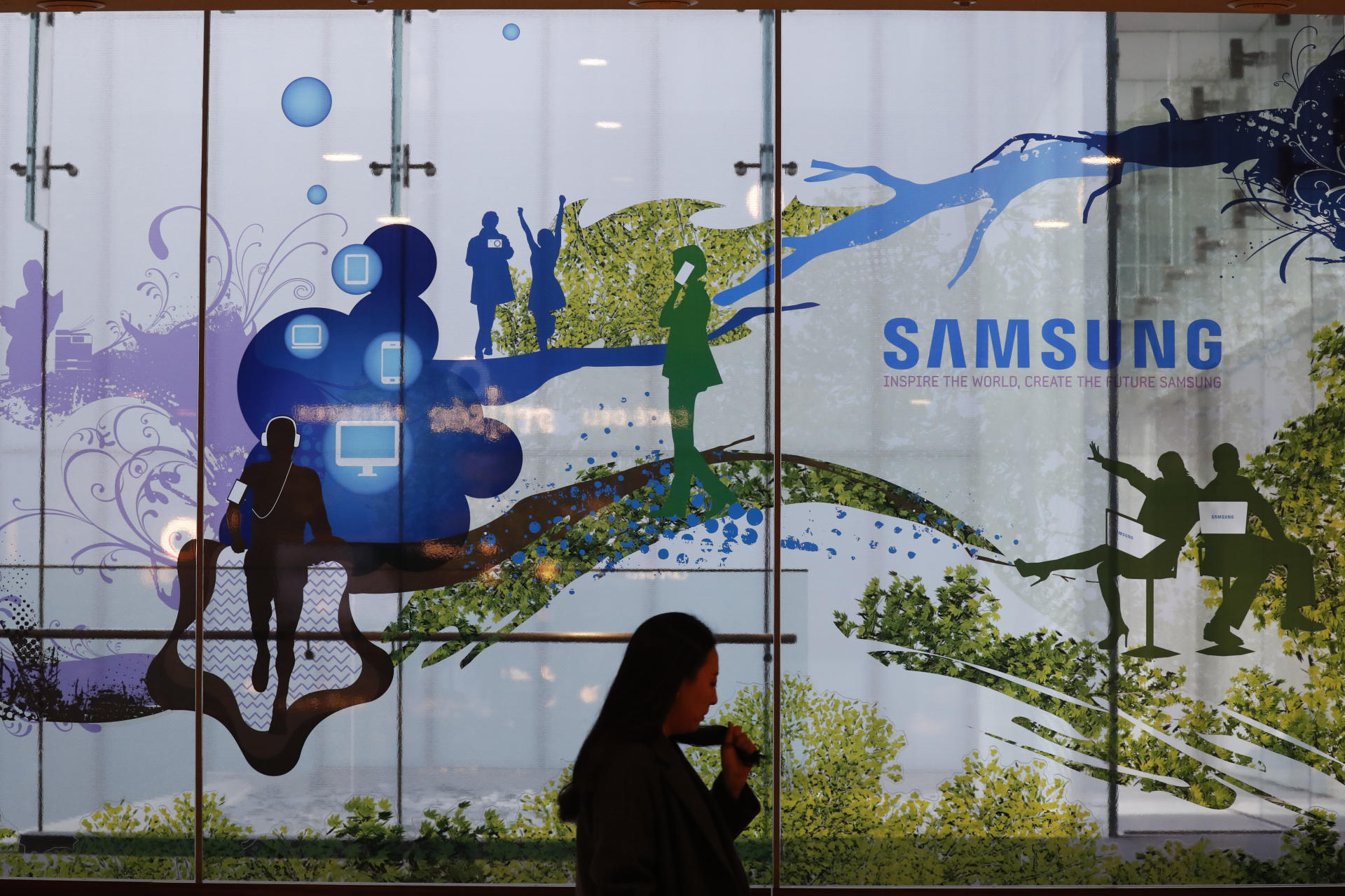 Samsung Launches $1,980 Galaxy Fold Phone That Turns Into Tablet