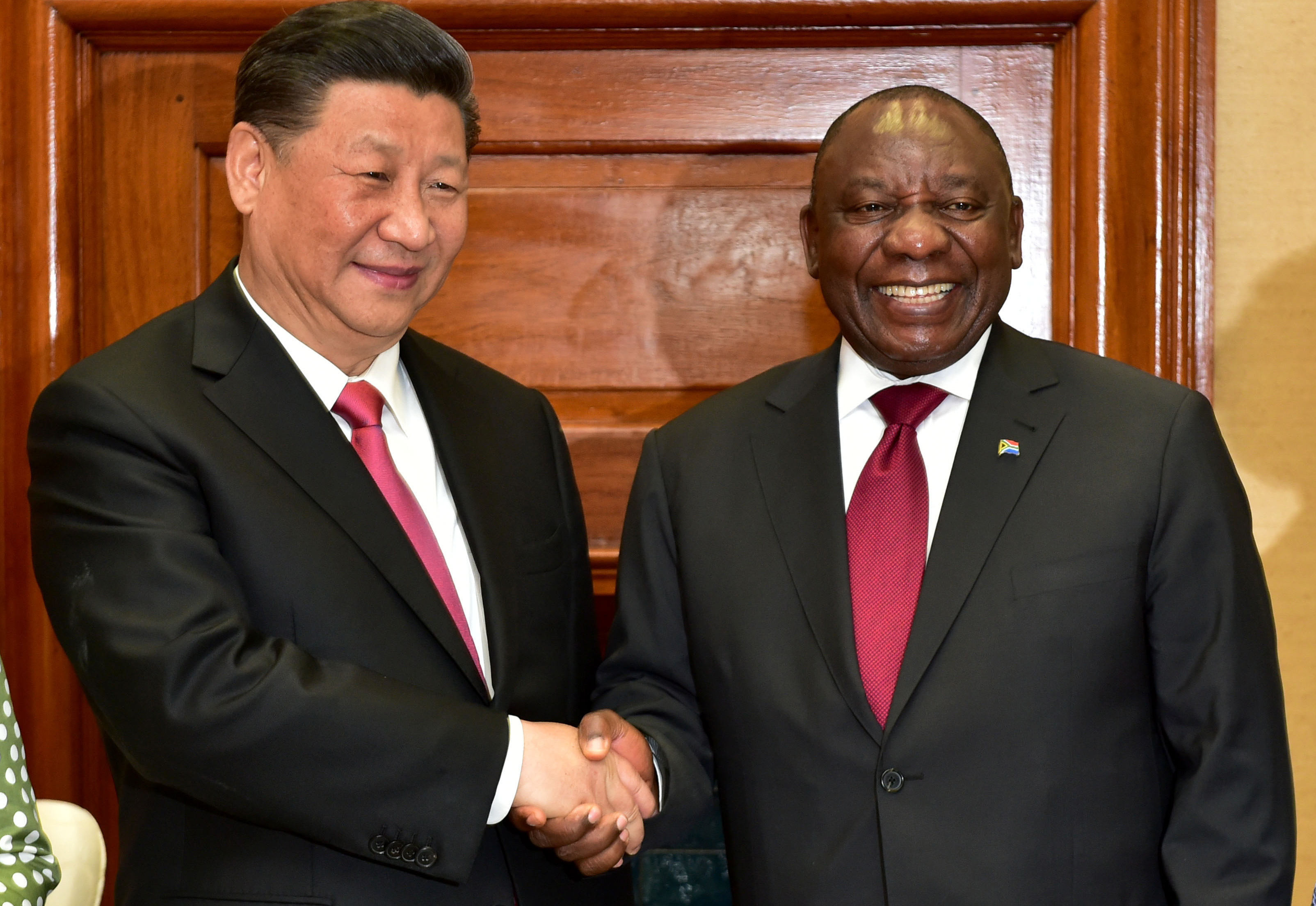 China's Xi offers $60 bn Africa aid, says 'no strings attached'