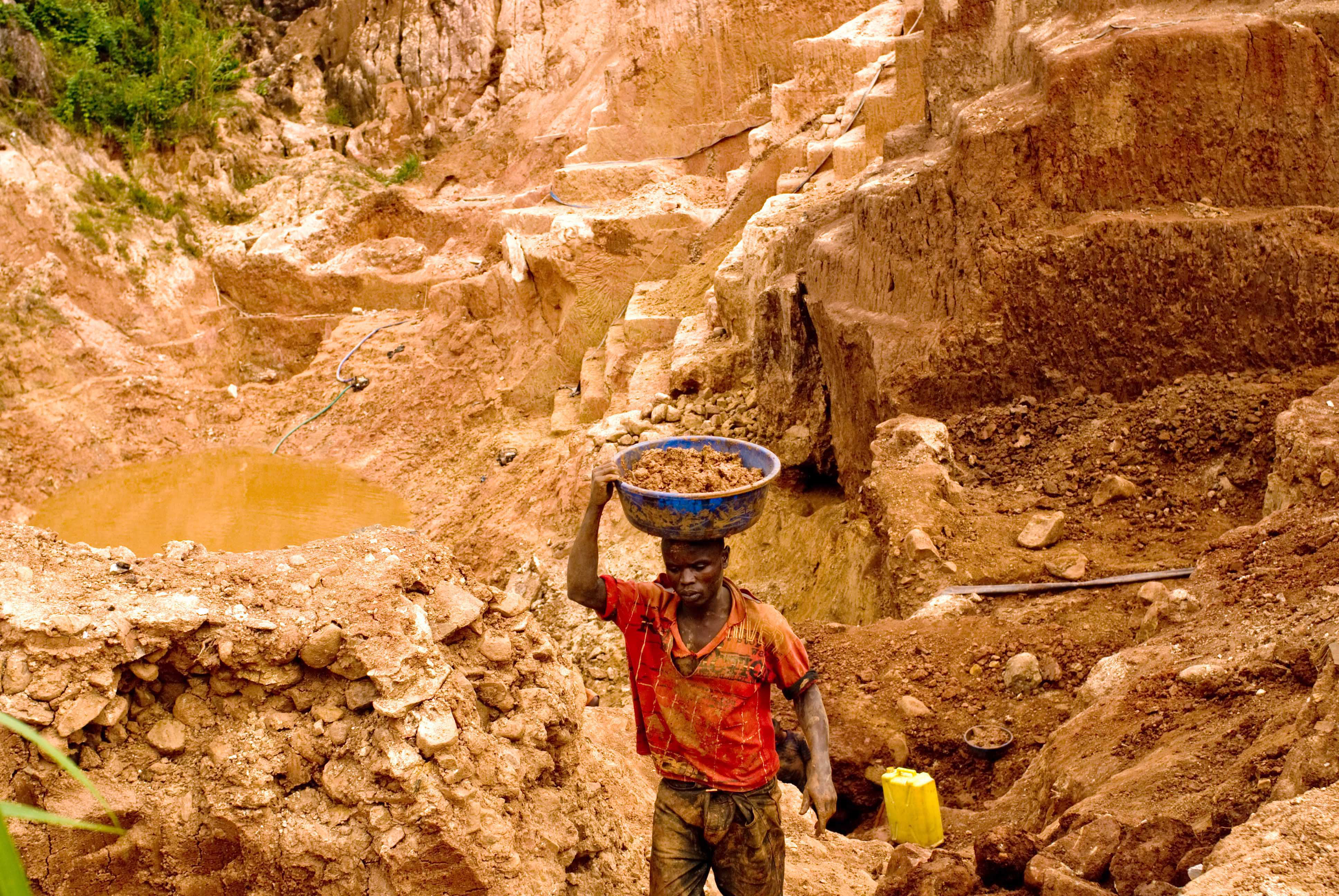 Tesla, Apple among firms accused of aiding child labor in Congo