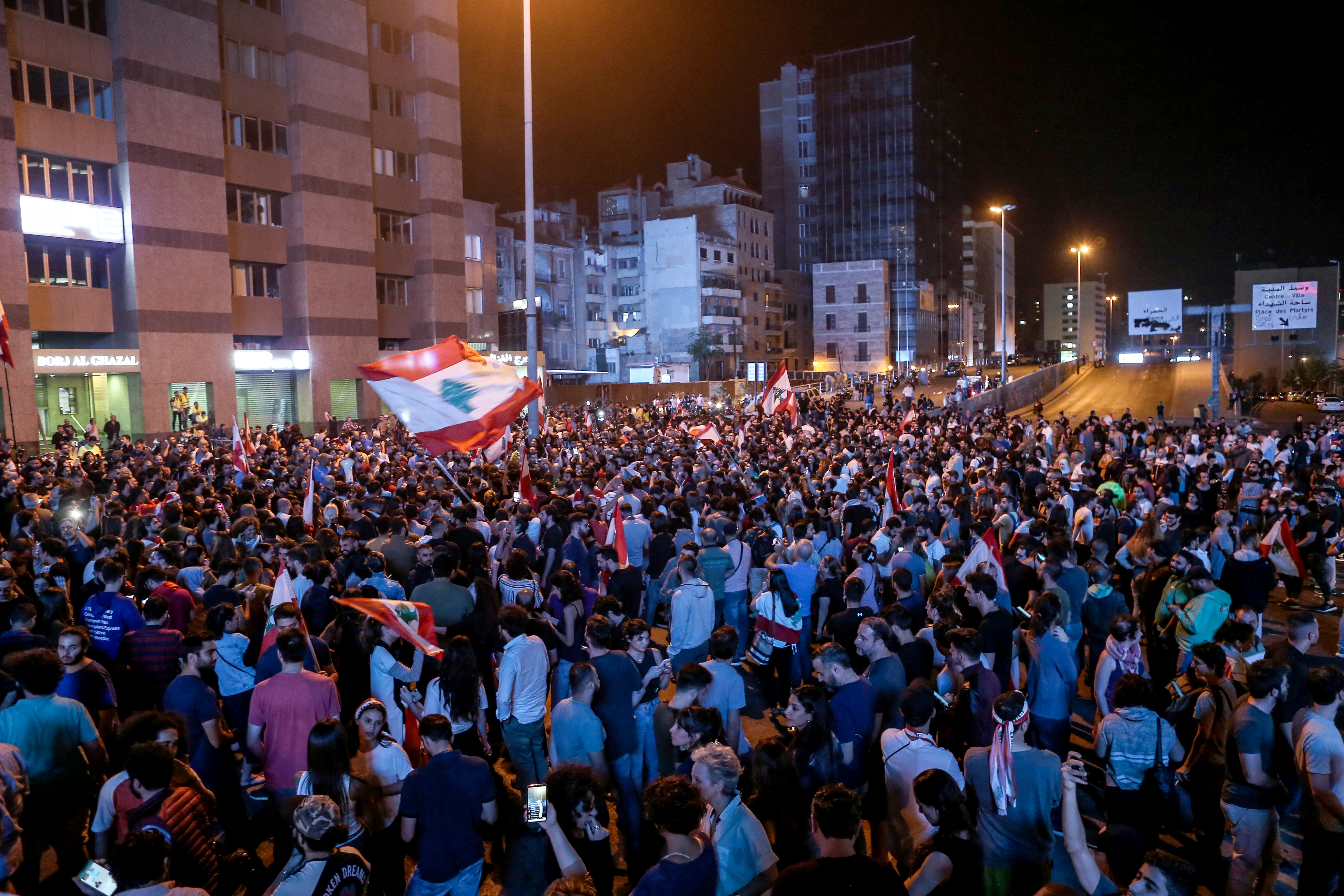 Lebanon slides deeper into chaos, no sign of new government