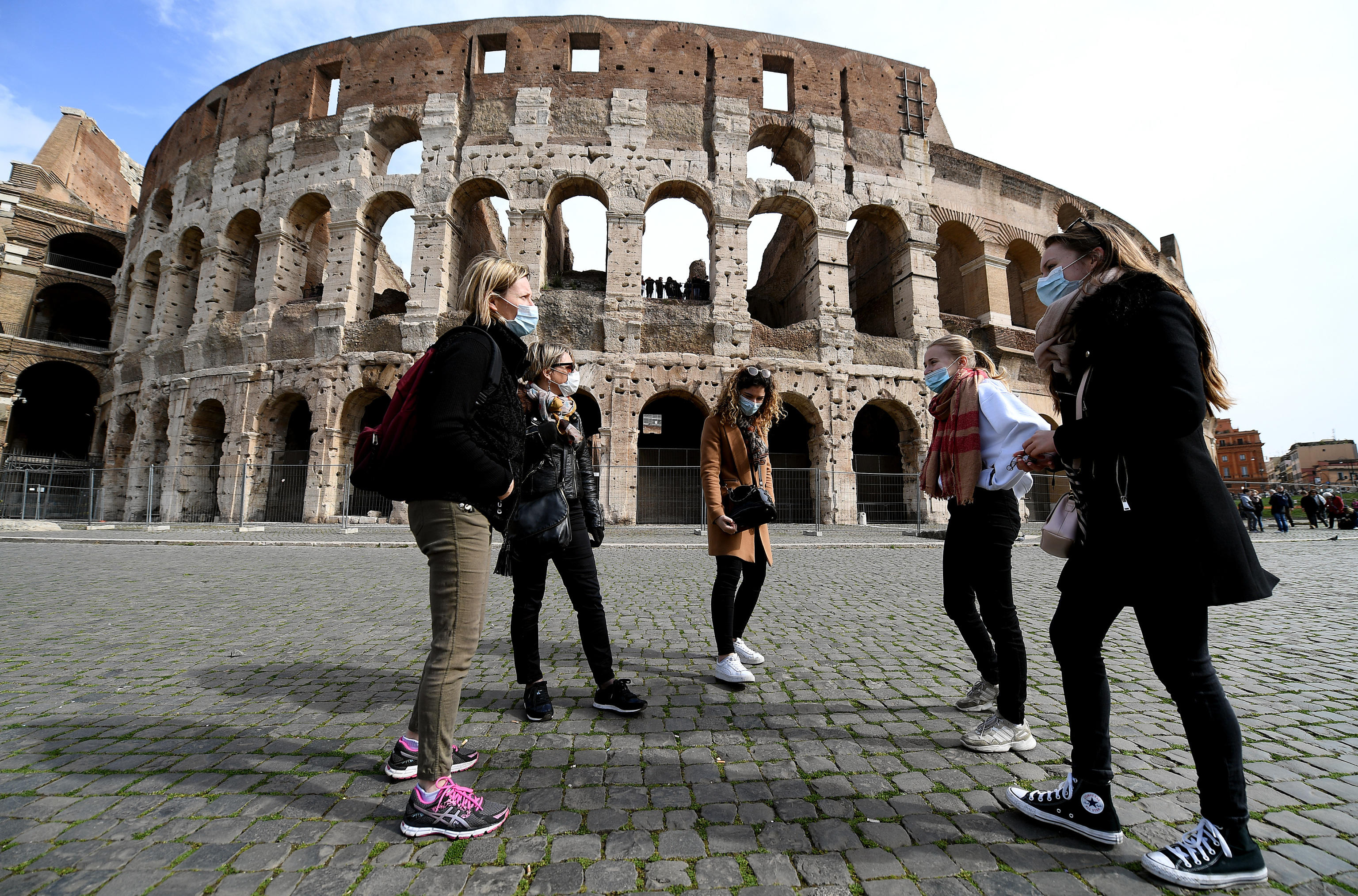 Governments ramp up preparations for coronavirus pandemic