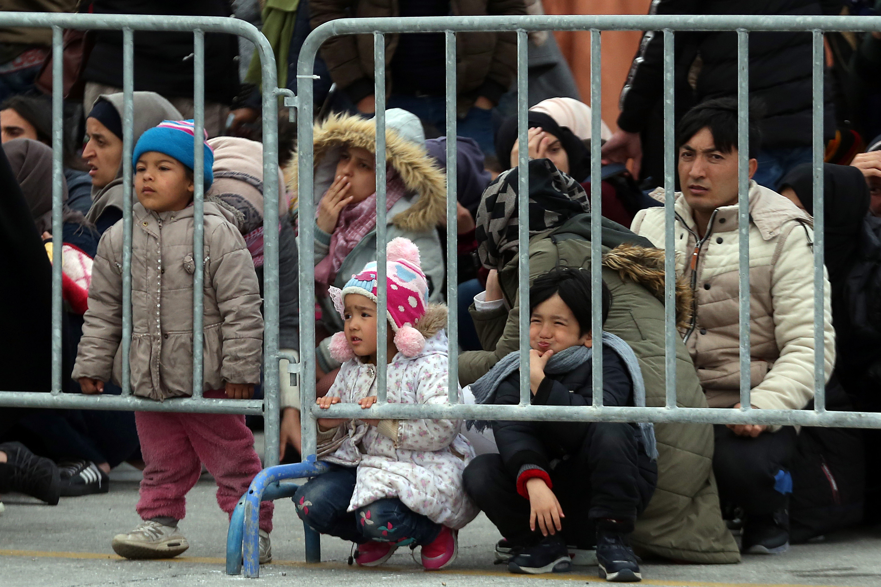 Germany agrees to take in 50 young migrants from Greek islands