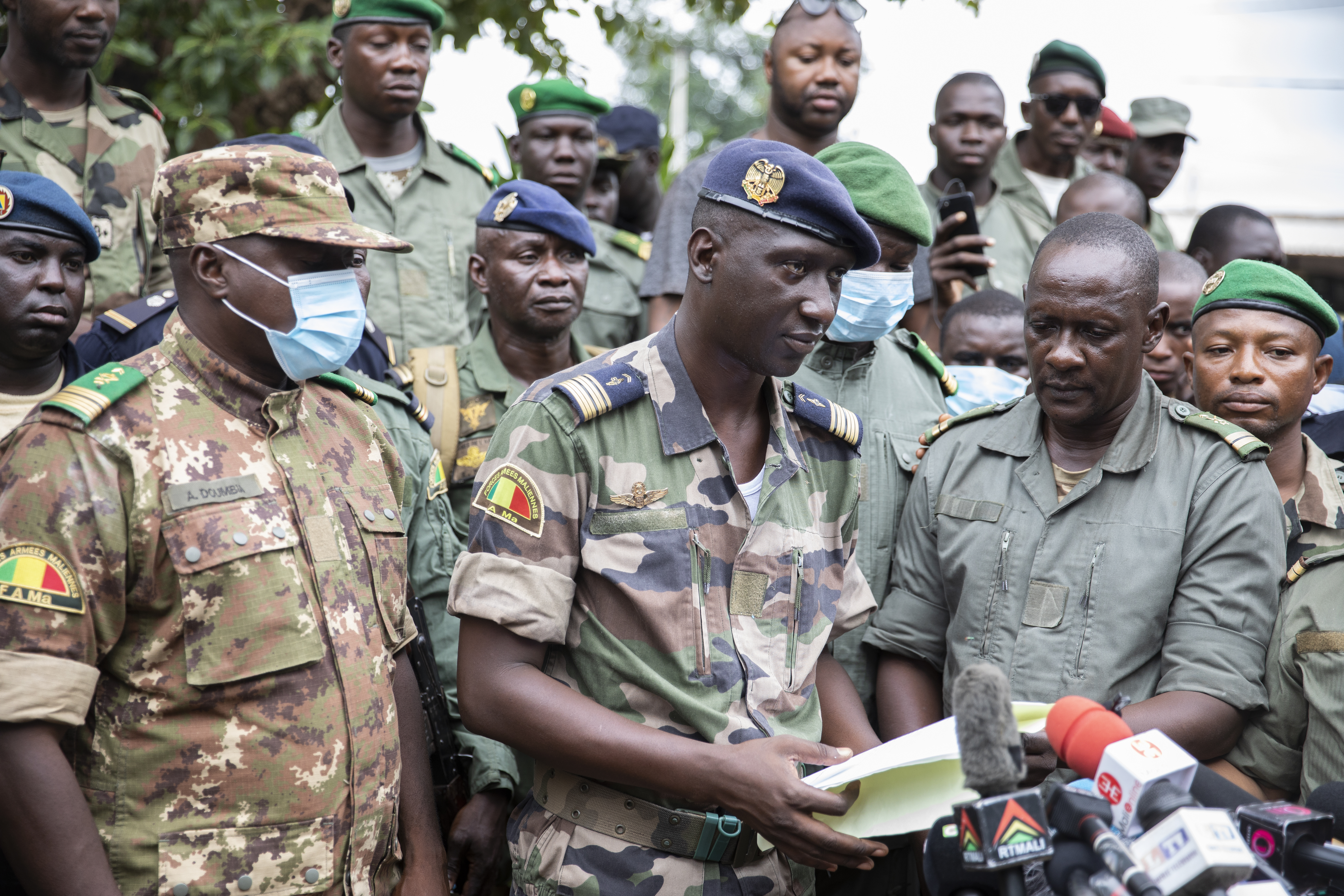 Junta, Malian opposition close ranks against regional sanctions threat