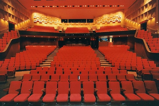 Struggling theatre practitioners feel abandoned by government
