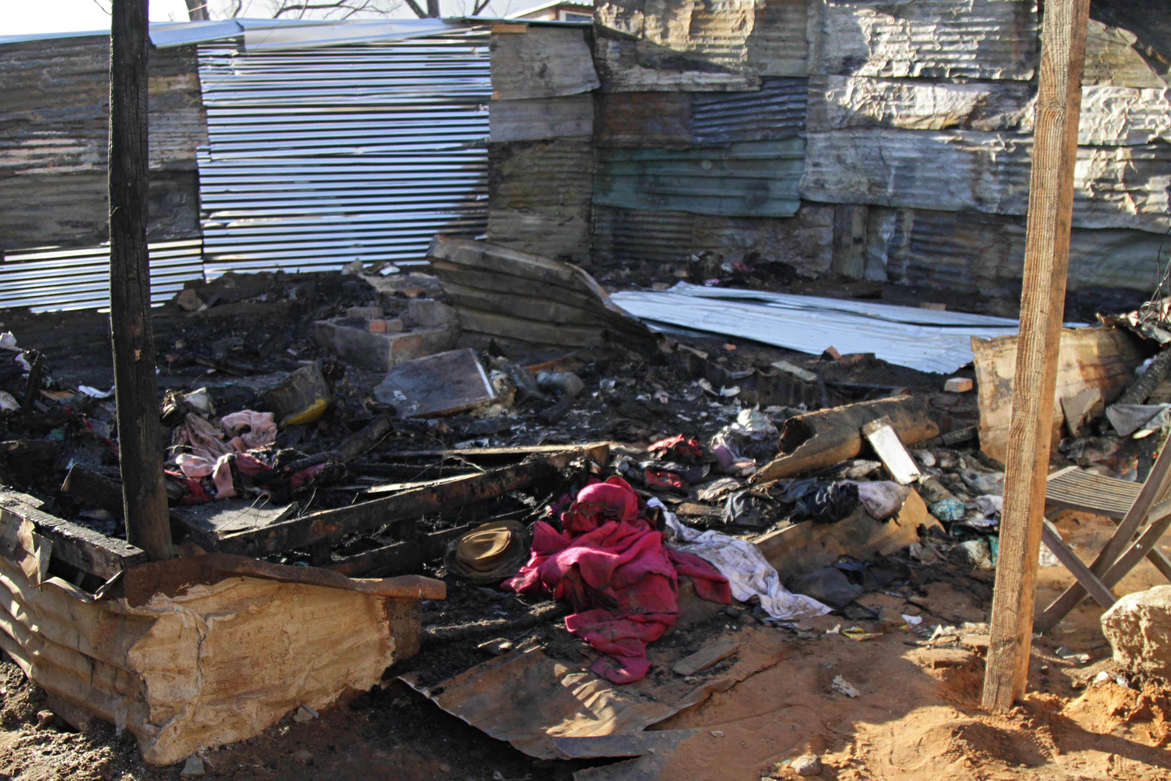 Imizamo Yethu blaze leaves family broken
