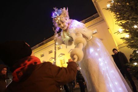 Christmas markets open, and more from around the world