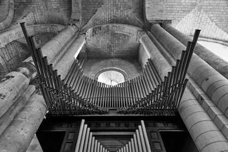On ‘corona’, dissonance and politics: It’s all in the pipe organ